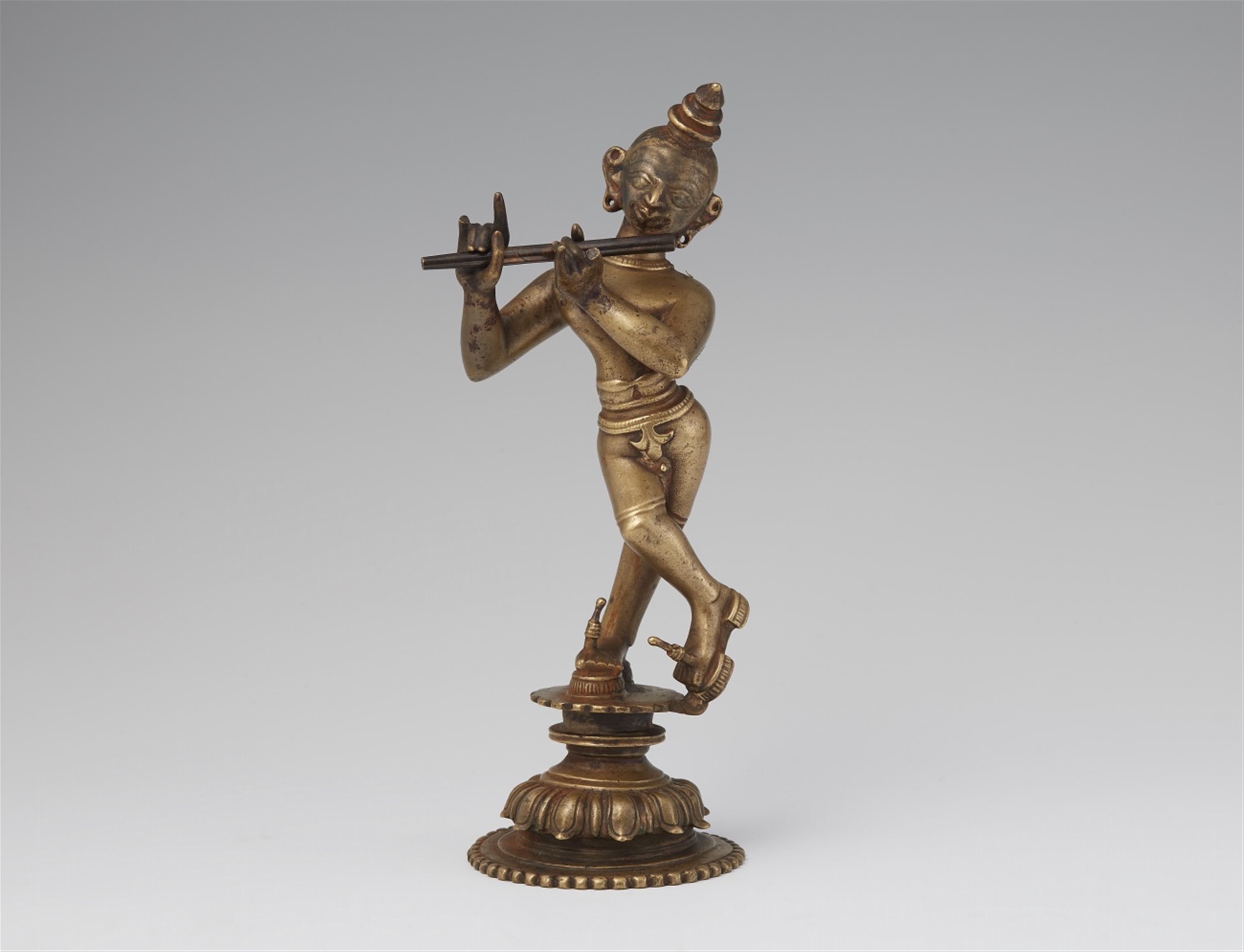 An Orissa or West Bengali brass figure of Krishna Venugopala. 18th/19th century - image-1
