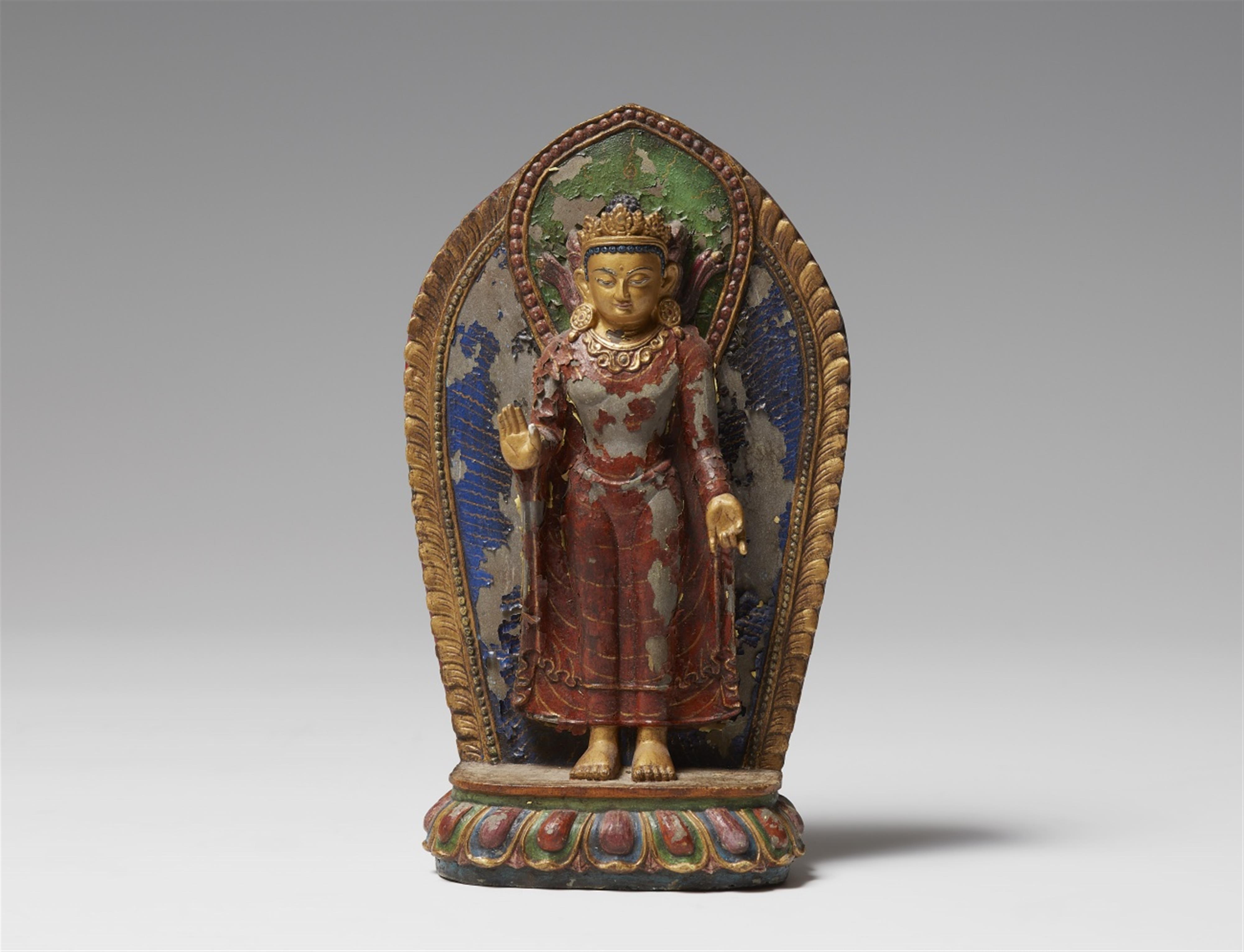 Votivtafel (tsatsa) mit Darstellung des Maitreya. Mörtel. Tibet oder Mongolei - image-1