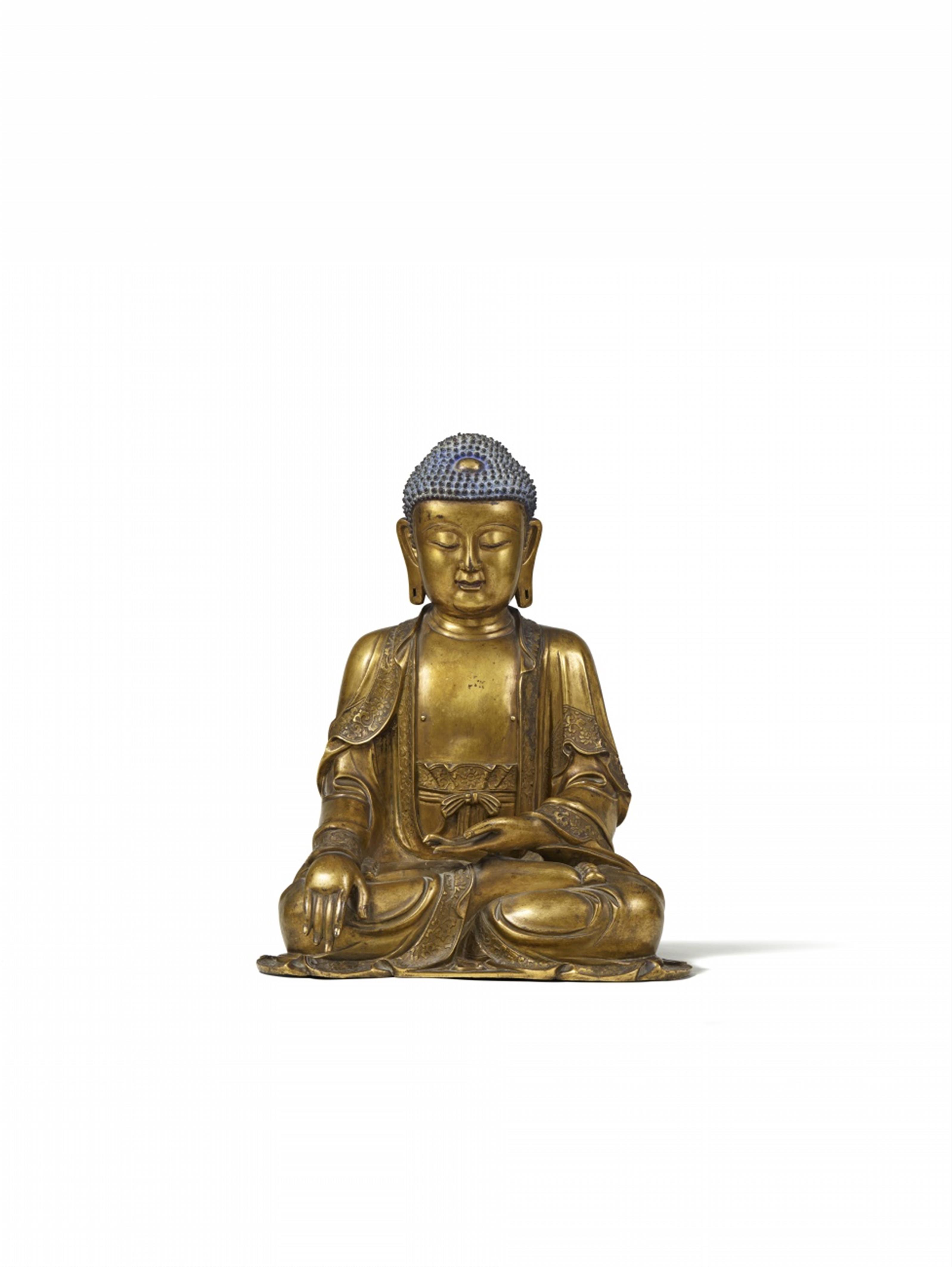 A large gilt bronze figure of Buddha Shakyamuni. Ming dynasty, 17th century - image-1