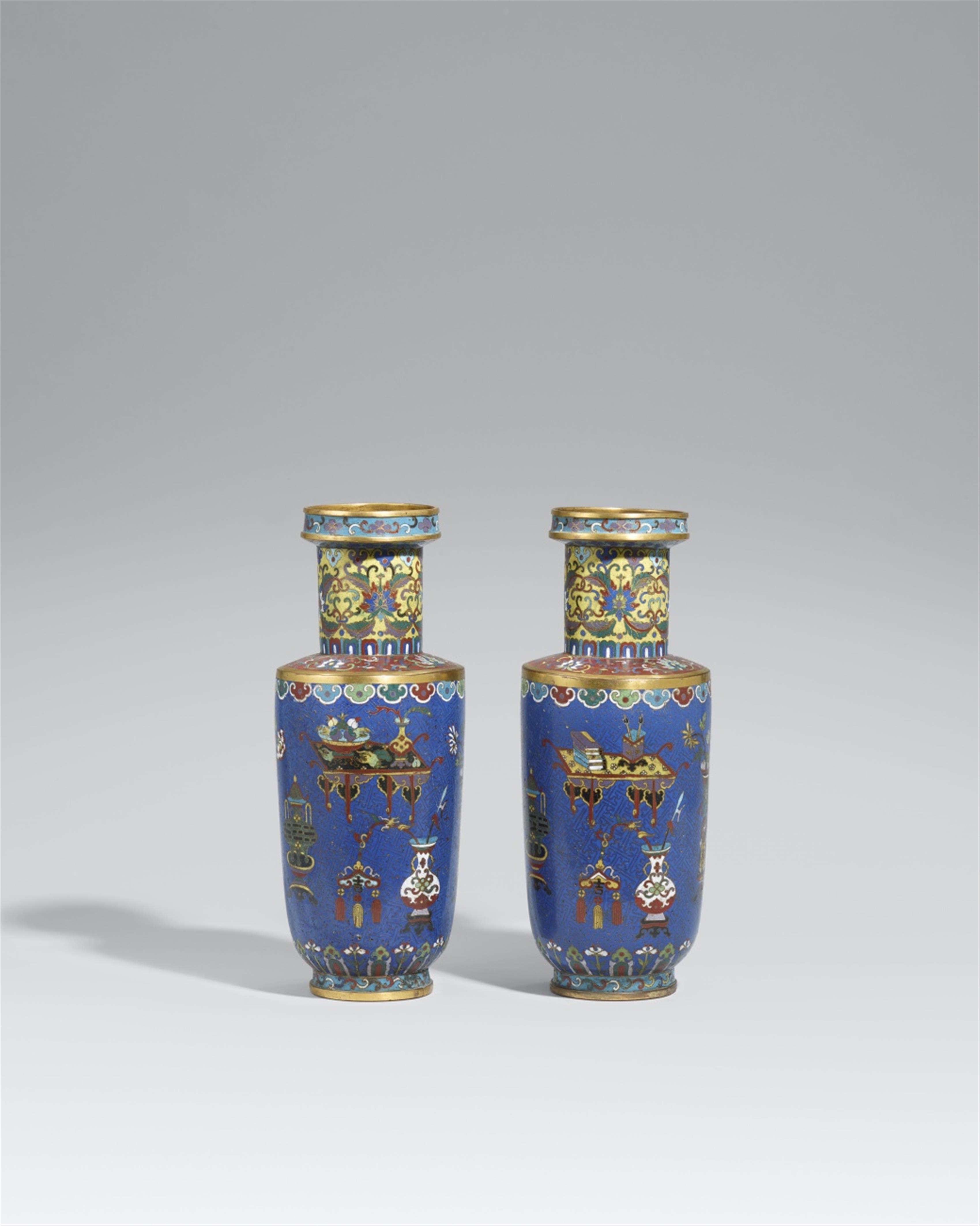 A pair of slender cloisonné enamel vases. Around 1900 - image-1
