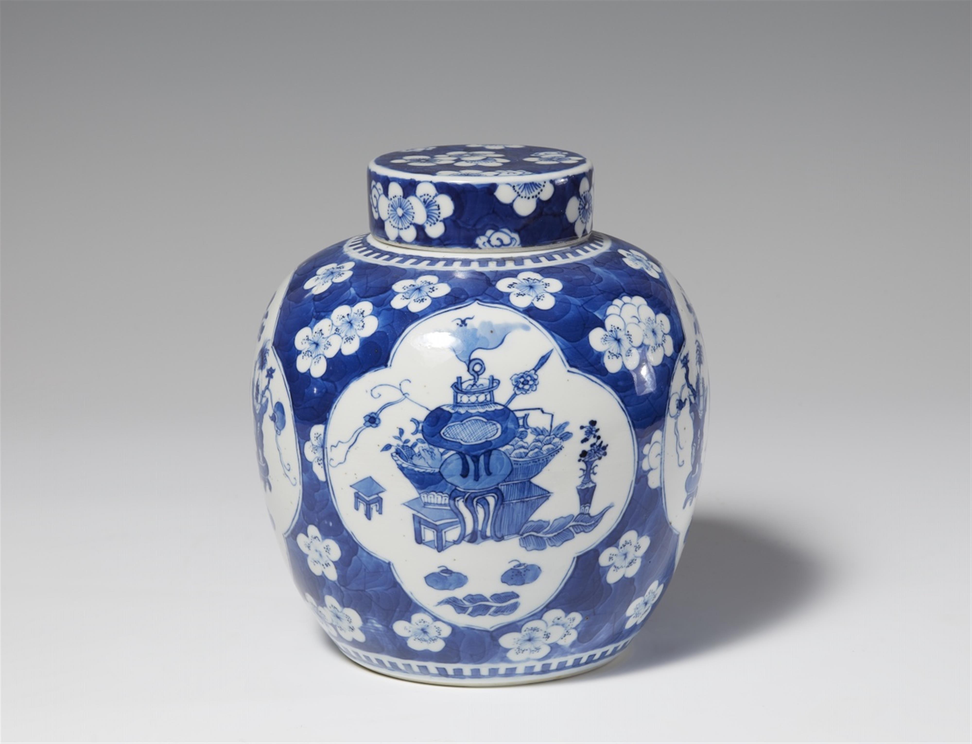 Blau-weißer Ingwertopf mit Deckel. Guangxu-Periode (1875-1908) - image-1