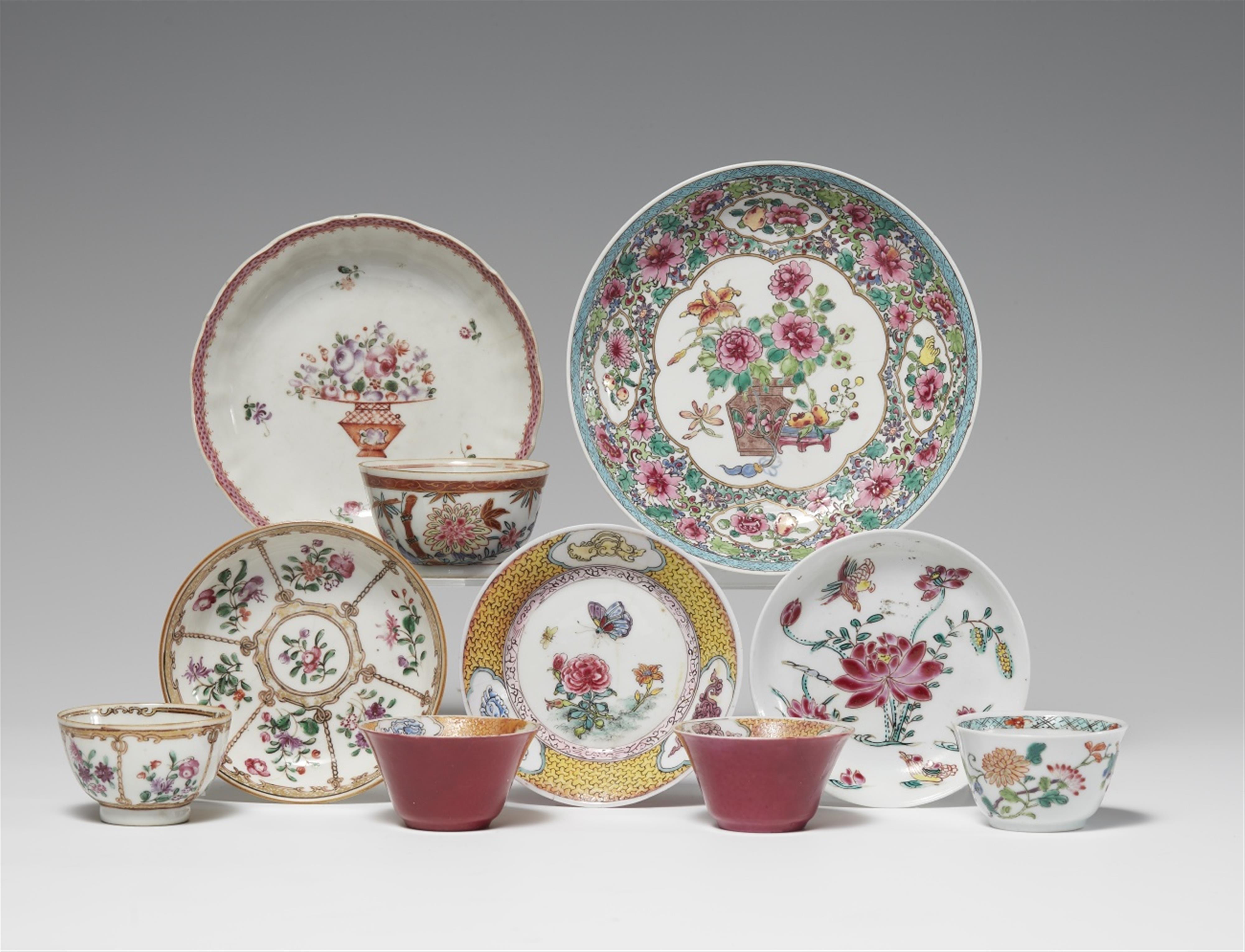 Gruppe von Famille rose-Porzellanen. Qing-Zeit (1644-1911) - image-1