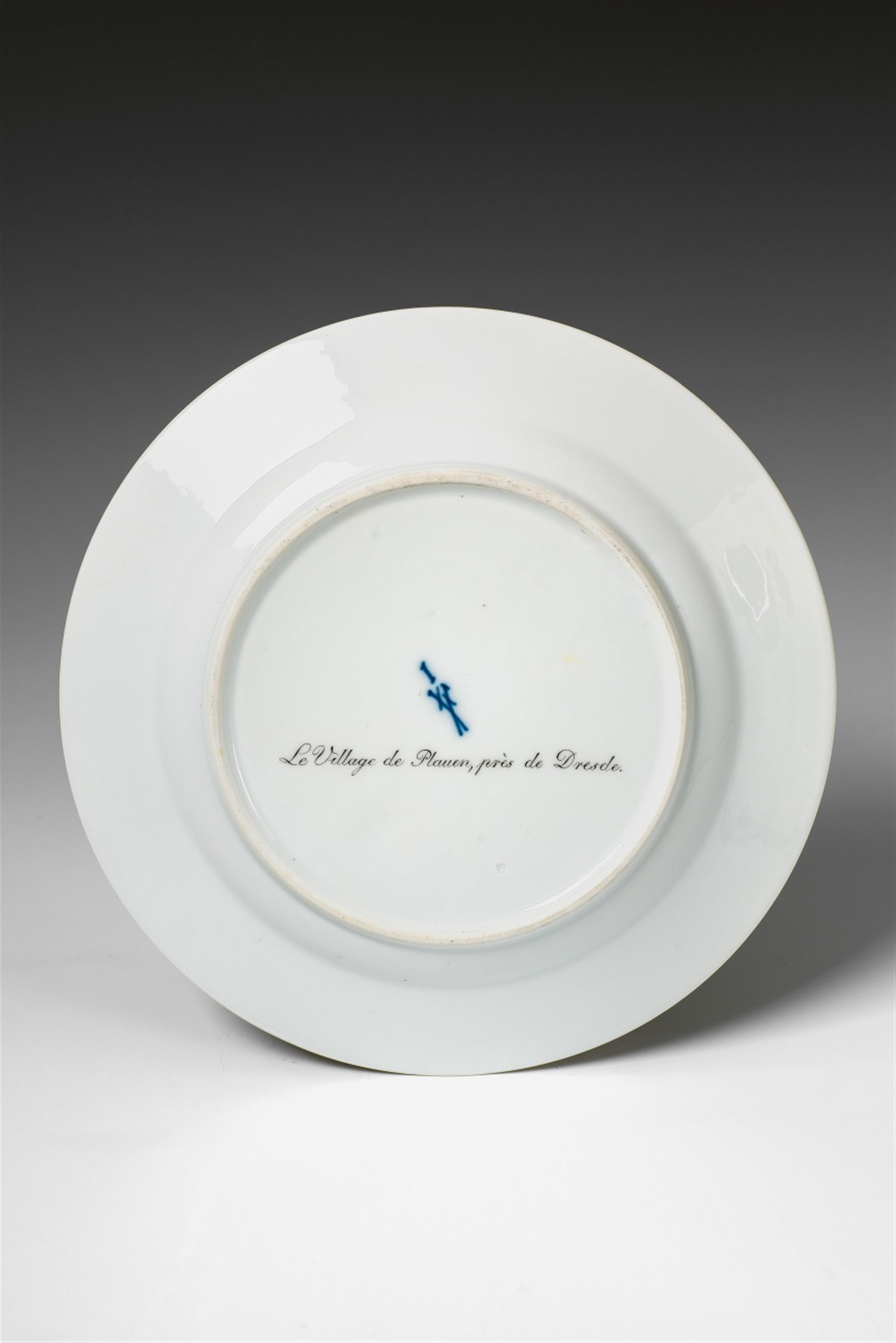 A Meissen porcelain plate from the service for the Duke of Wellington - image-3