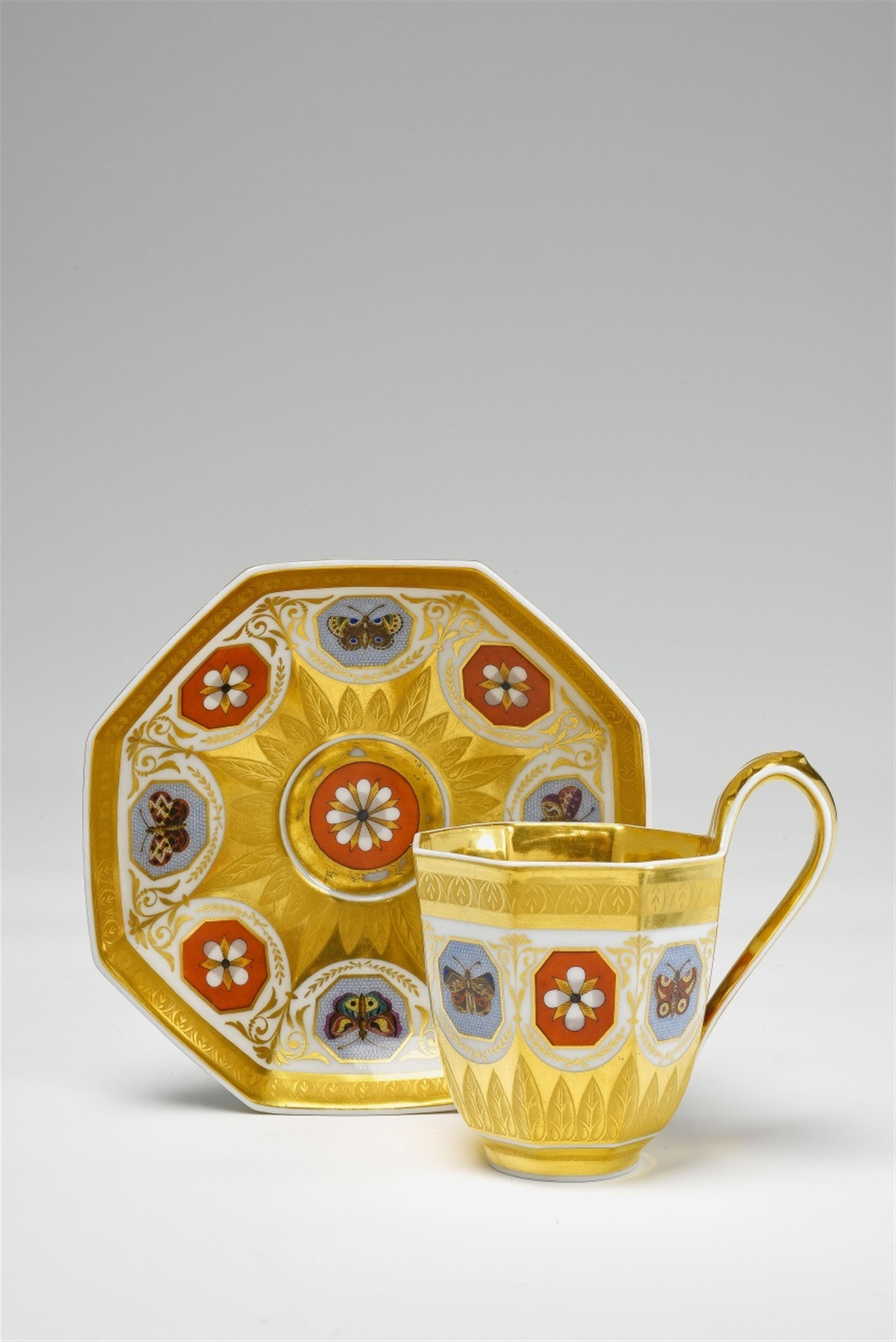 A Berlin KPM porcelain cup with painted micromosaic decor - image-2