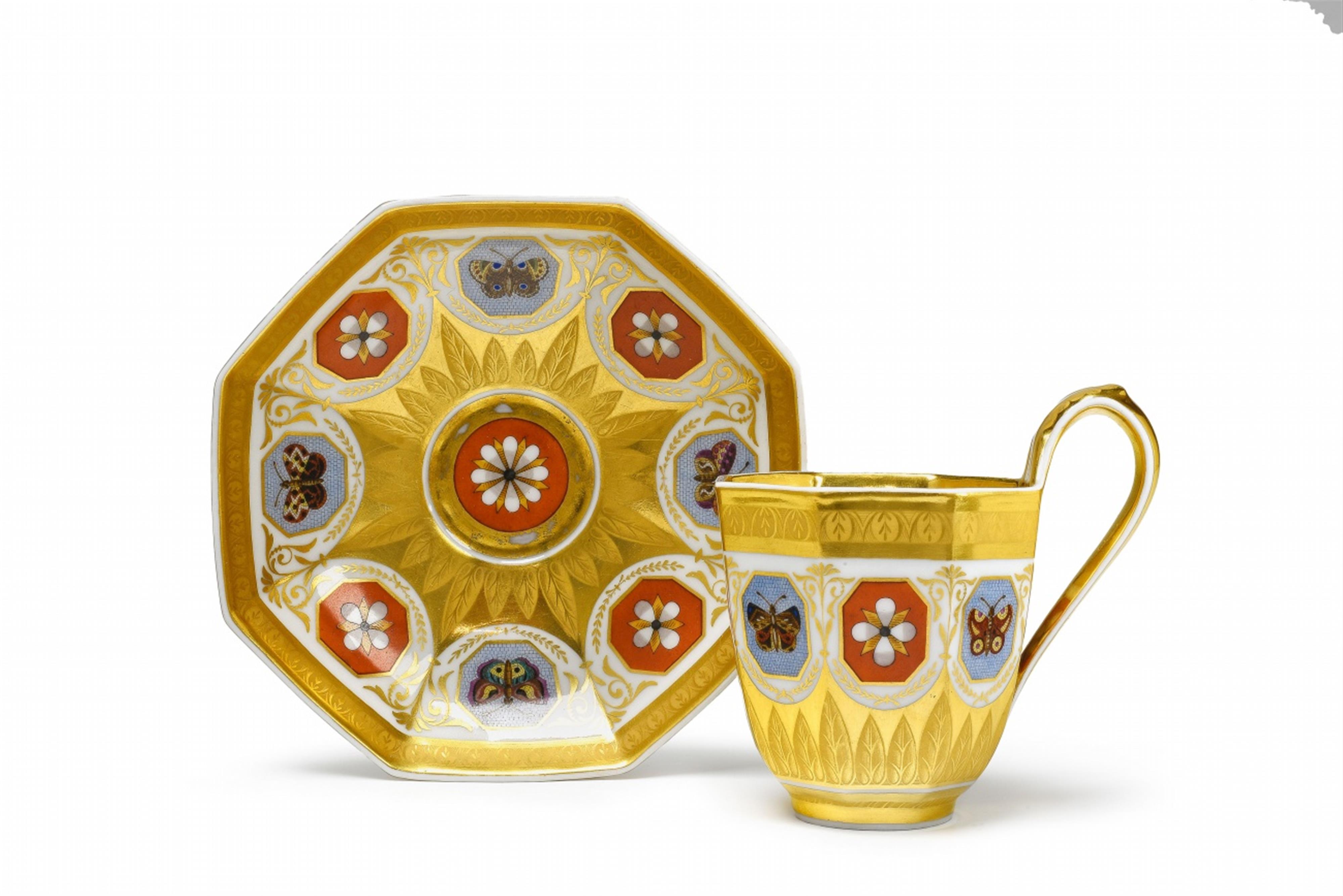 A Berlin KPM porcelain cup with painted micromosaic decor - image-1