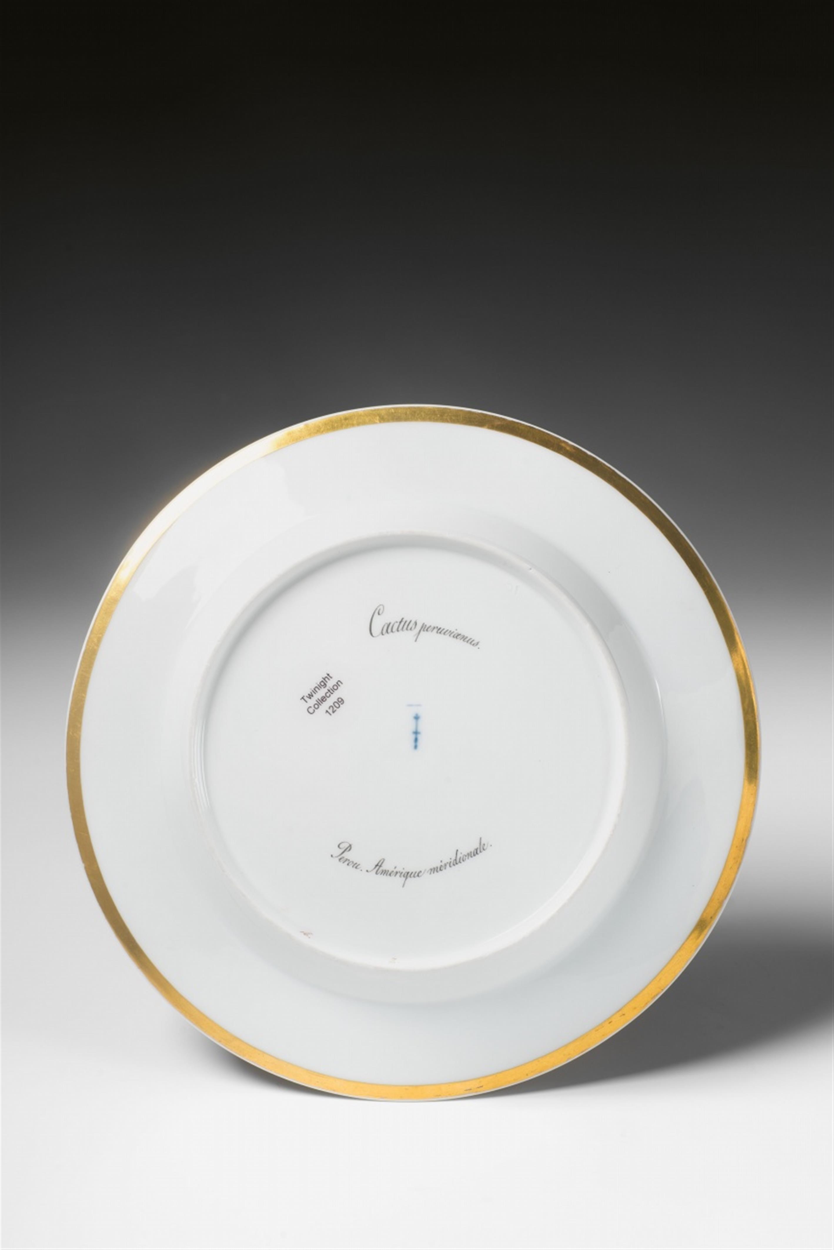A Berlin KPM porcelain plate with botanical decor - image-2