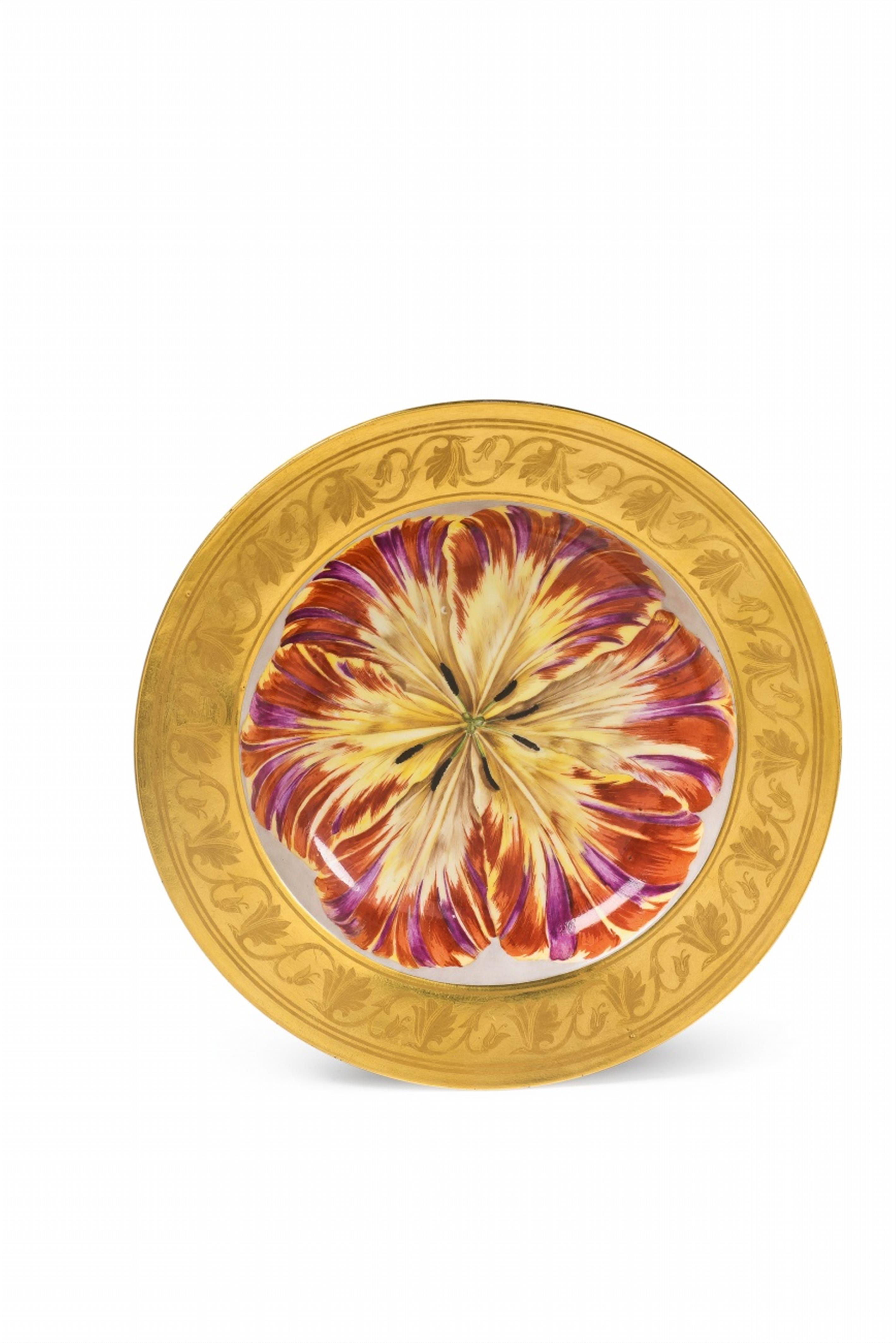 A Berlin KPM porcelain plate with a tulip flower - image-1