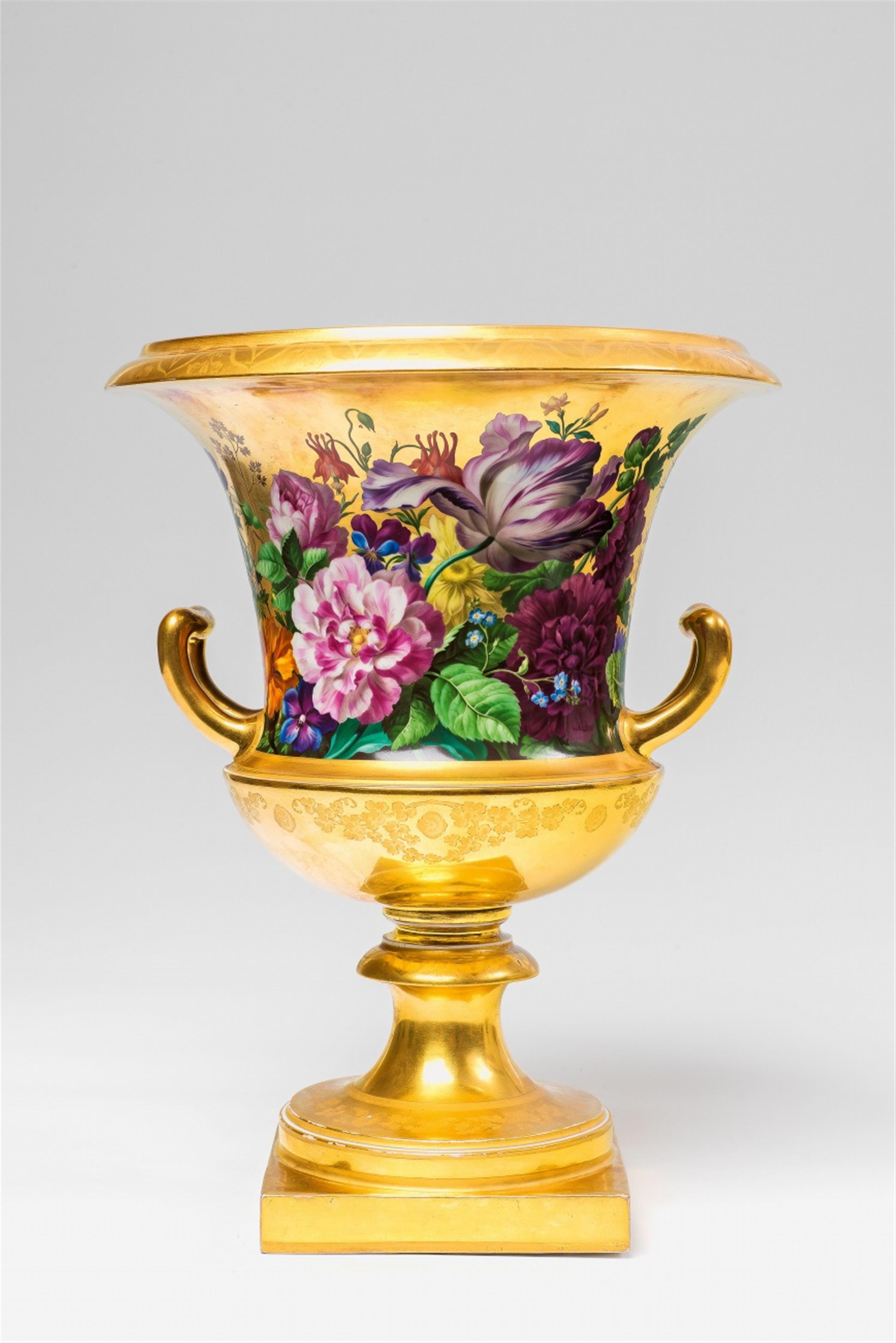 A Niedermayer porcelain urn with "fleurs en terrasse" - image-2