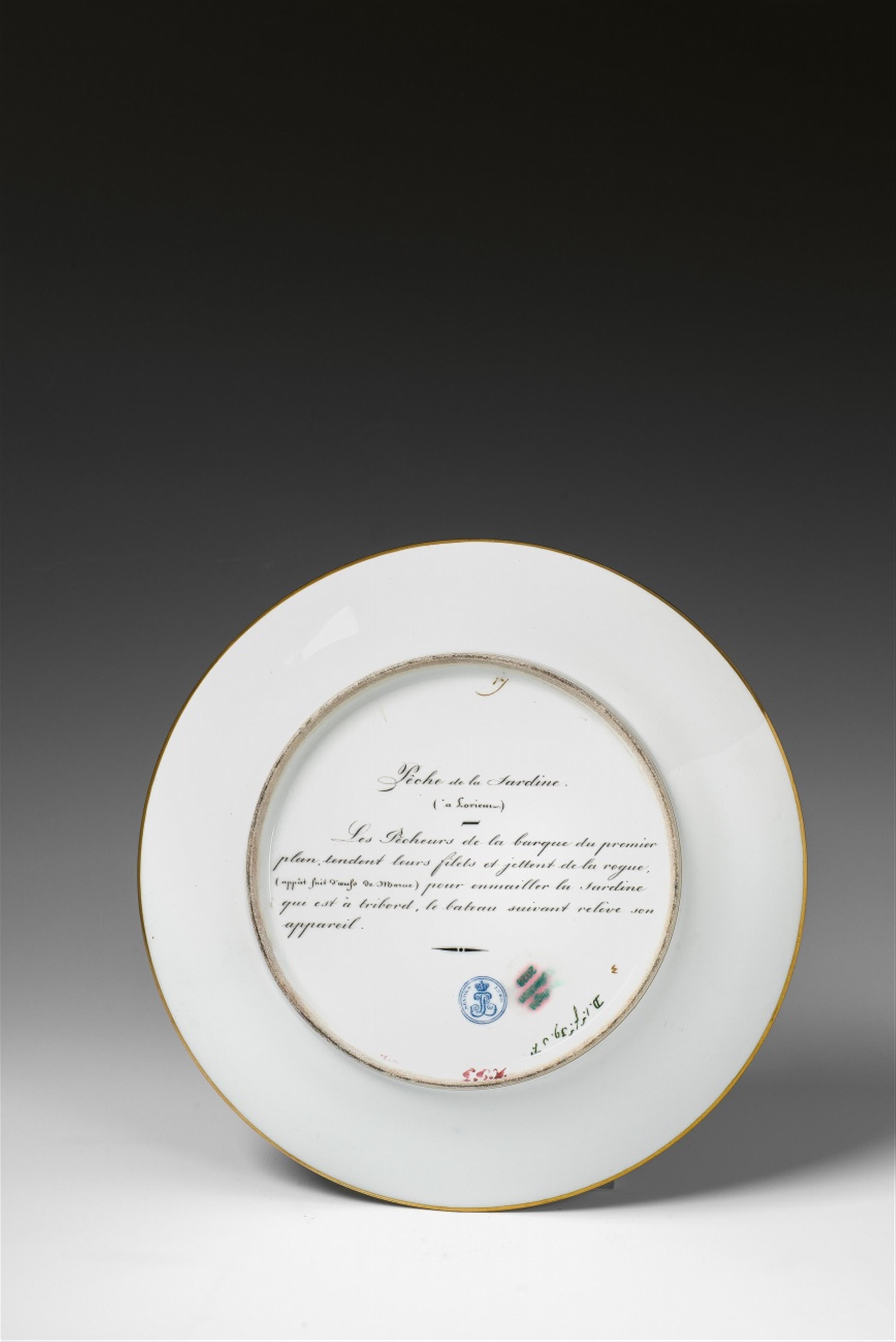 A Sèvres porcelain plate from the "service des pêches" - image-2