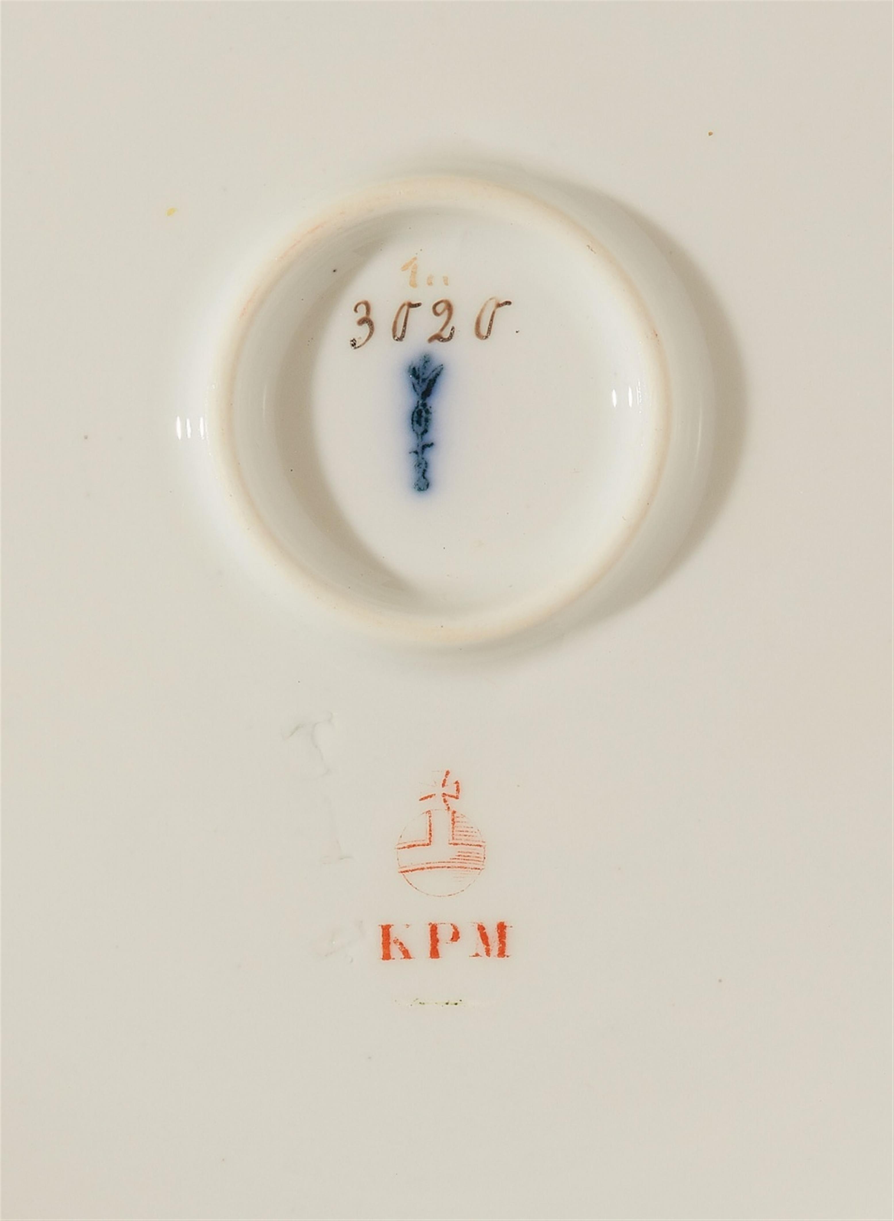 A Berlin KPM porcelain decorative plate with Jugendstil decor - image-2
