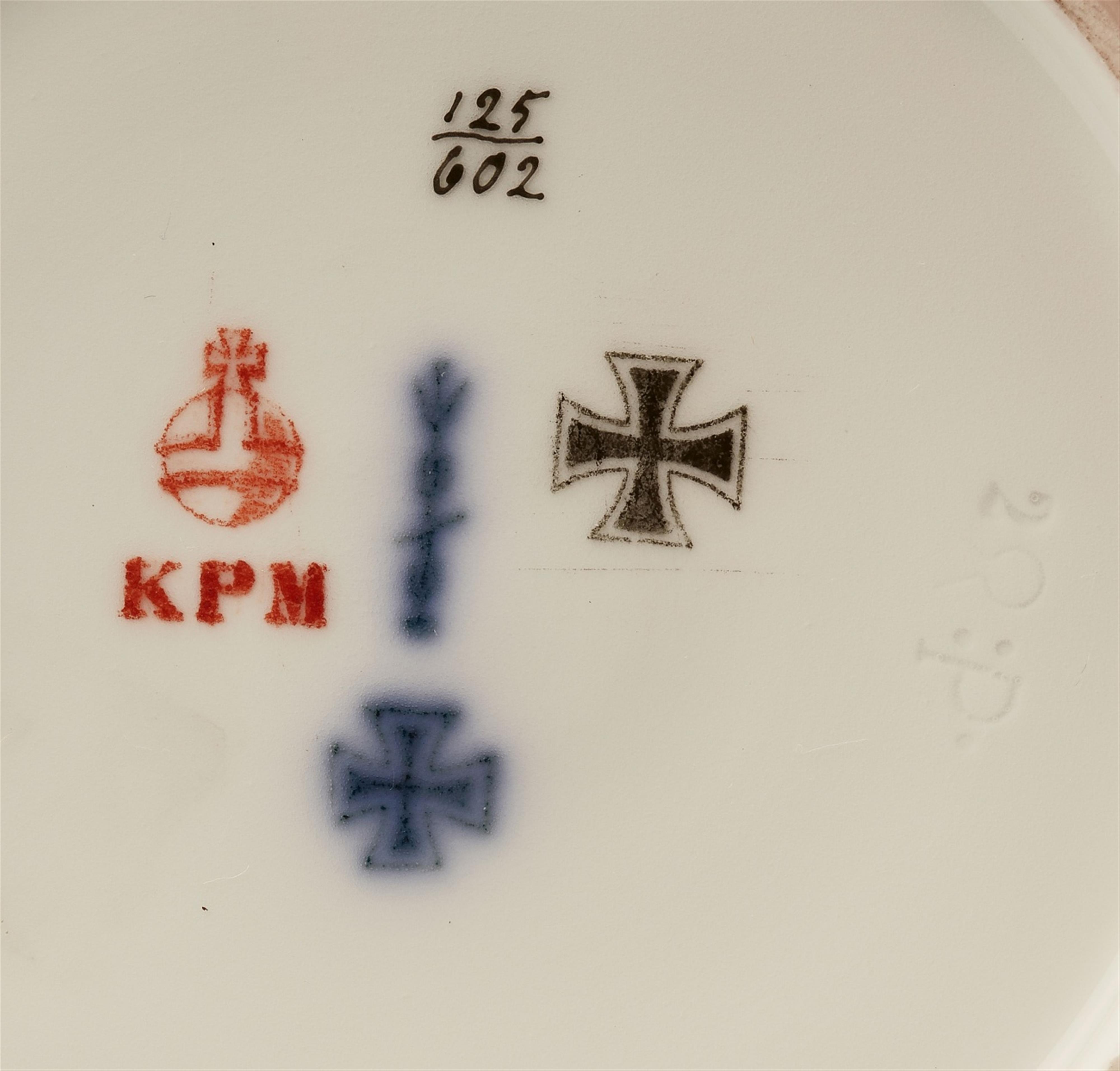 A Berlin KPM porcelain cup with a portrait of Paul von Hindenburg - image-2