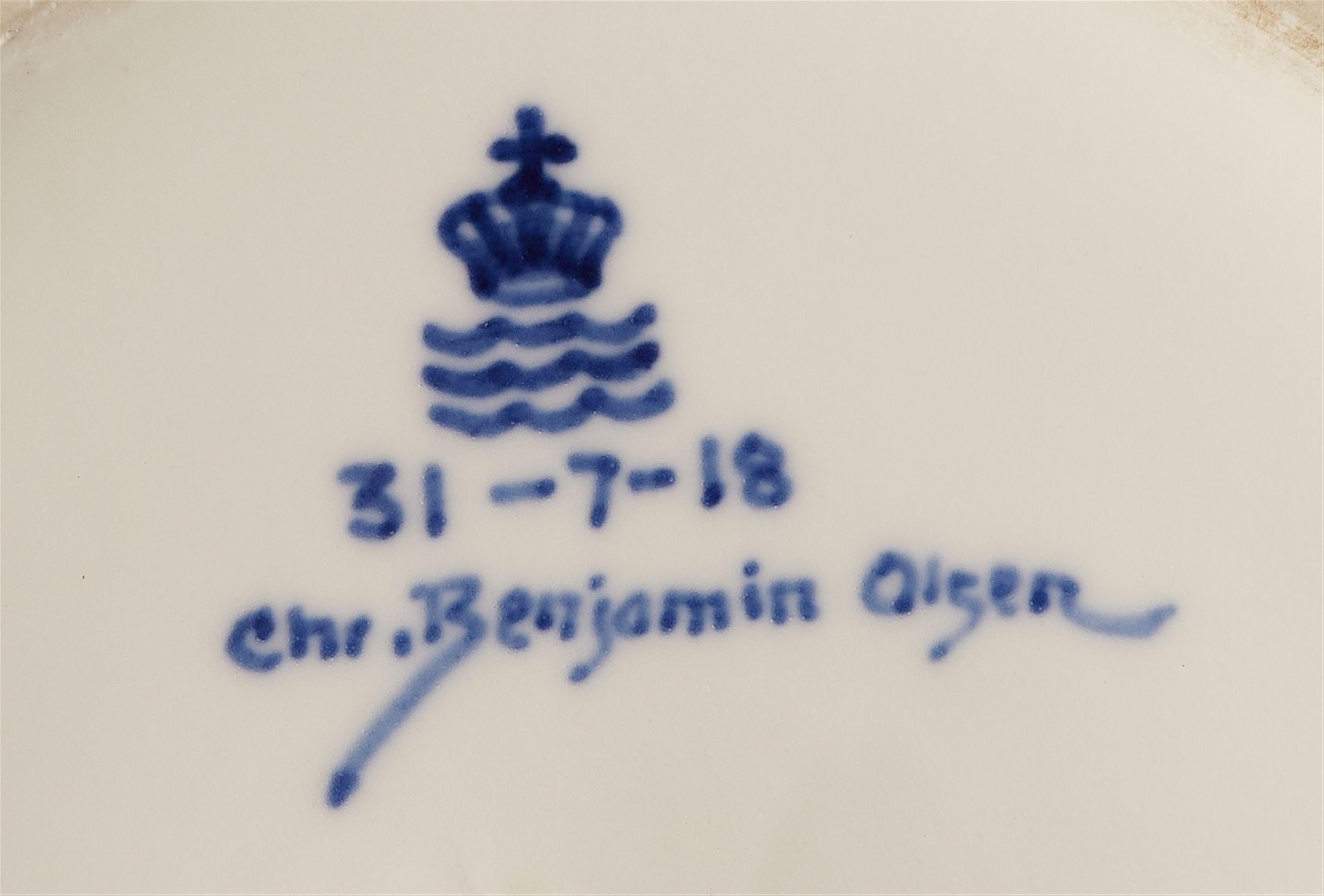 A unique Royal Copenhagen vase with Danish navy ships - image-6