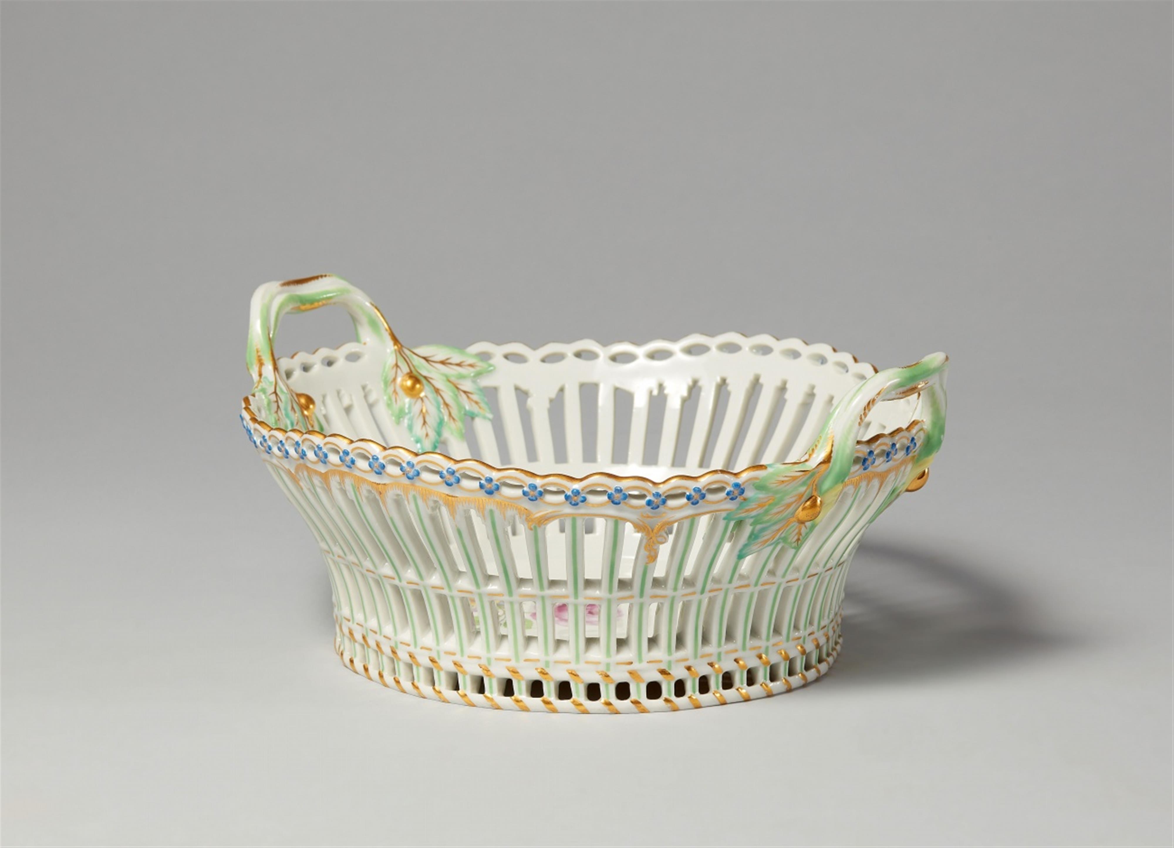 A Berlin KPM porcelain dessert basket from the dinner service for the Landgraf von Hessen-Kassel - image-2