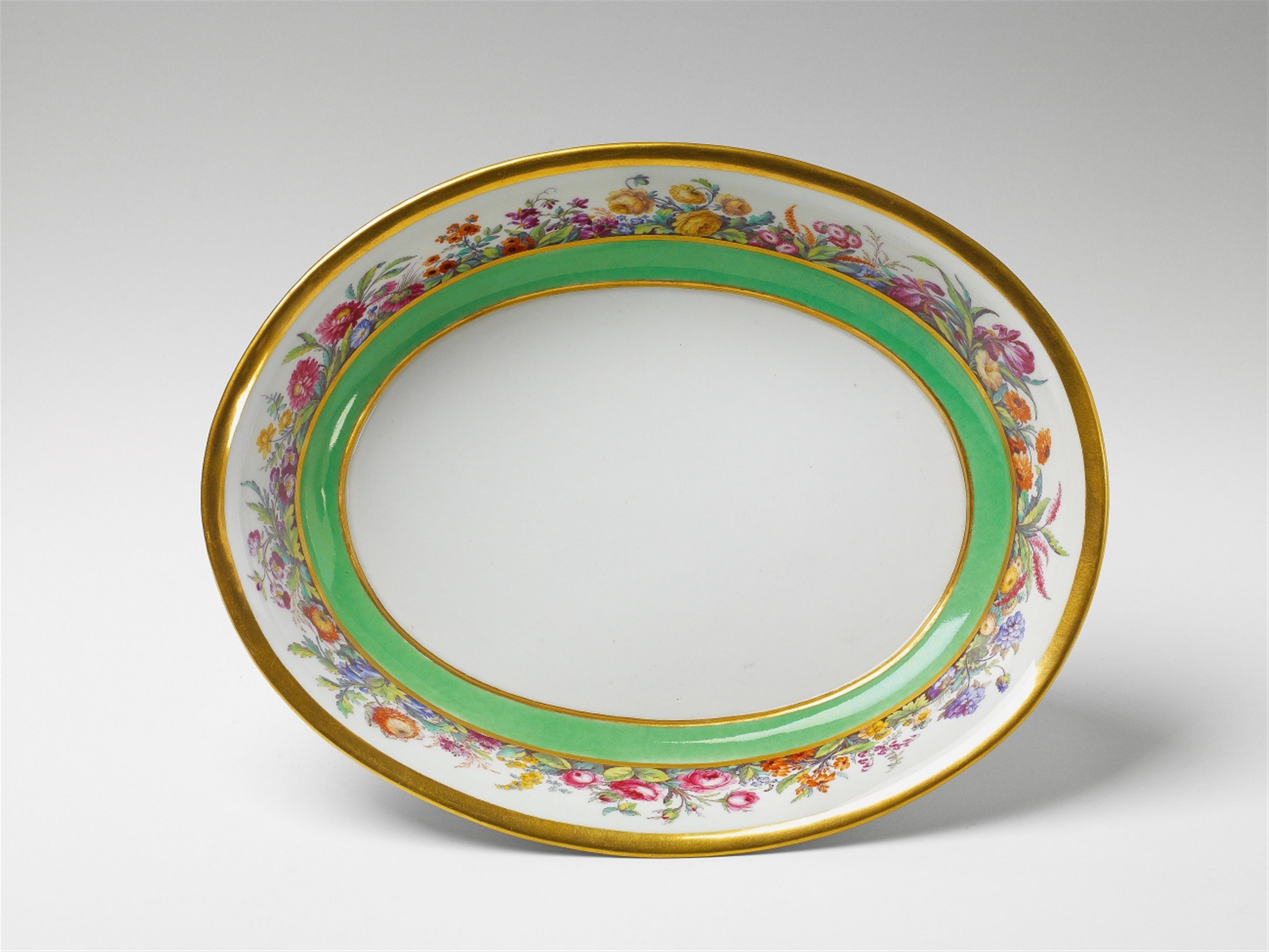 A Berlin KPM porcelain bowl with "fleurs en terrasse" - image-1