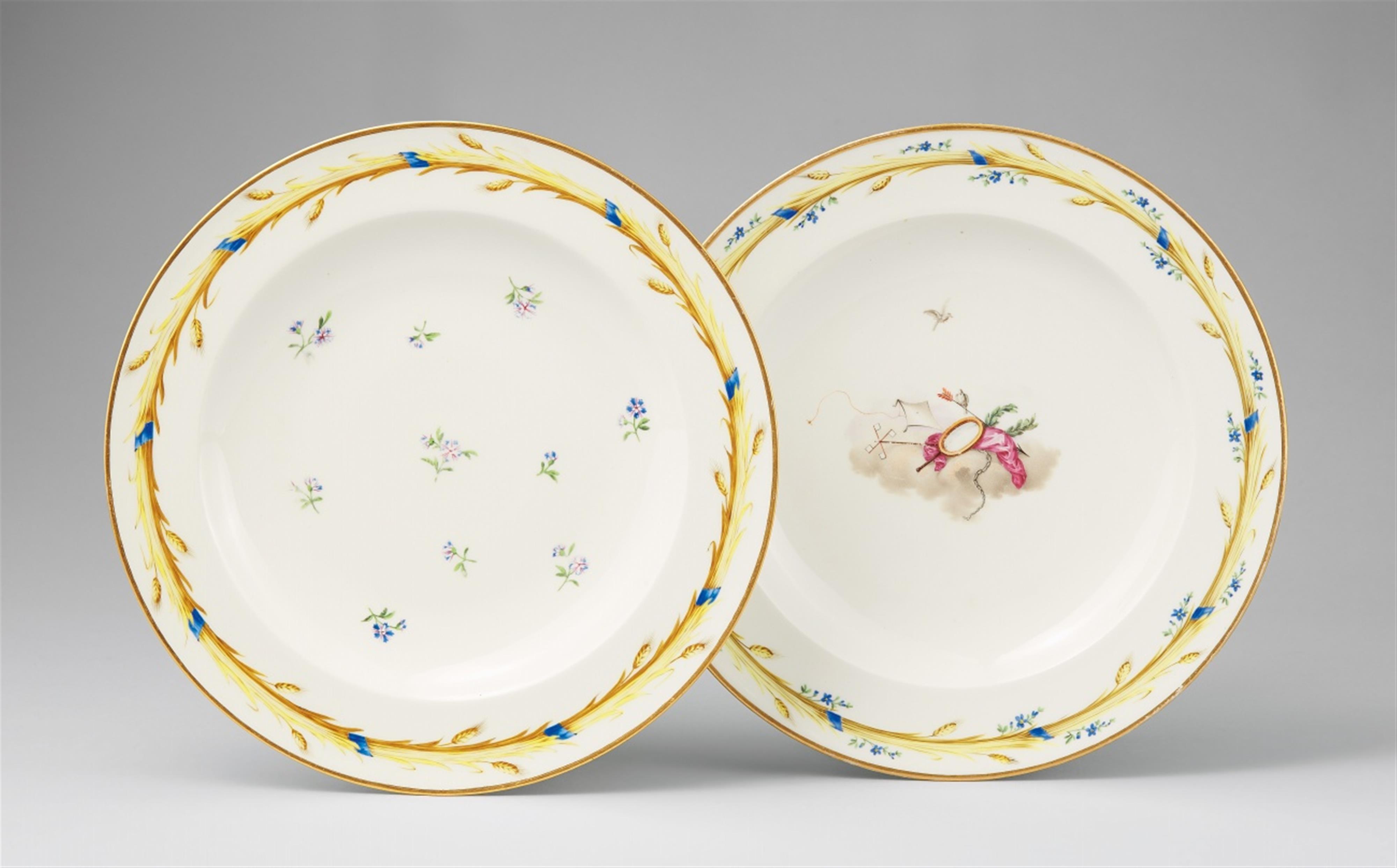 Two Vienna porcelain plates with corn wreaths - image-1