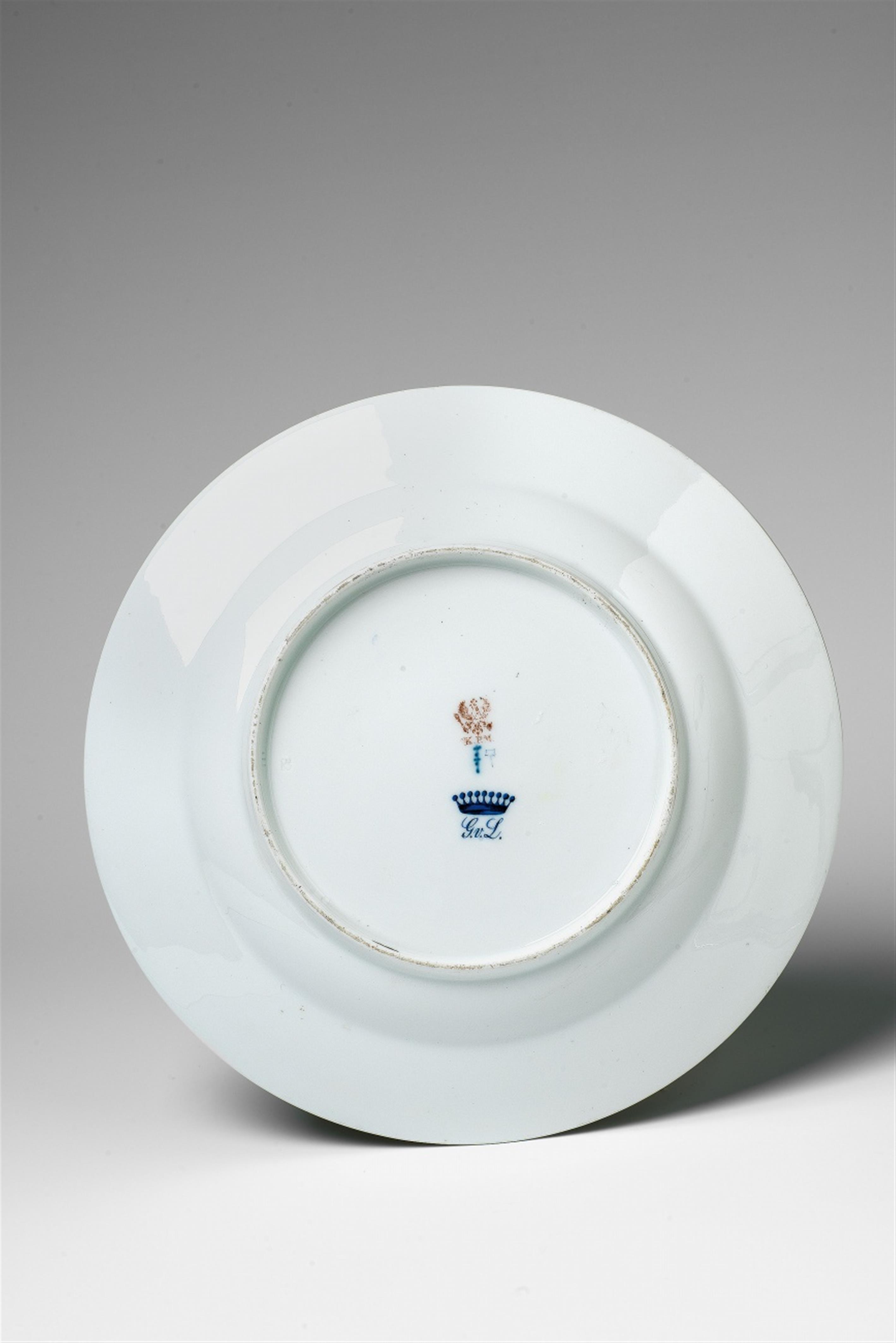 A Berlin KPM porcelain plate with Prussian cavalrymen - image-2
