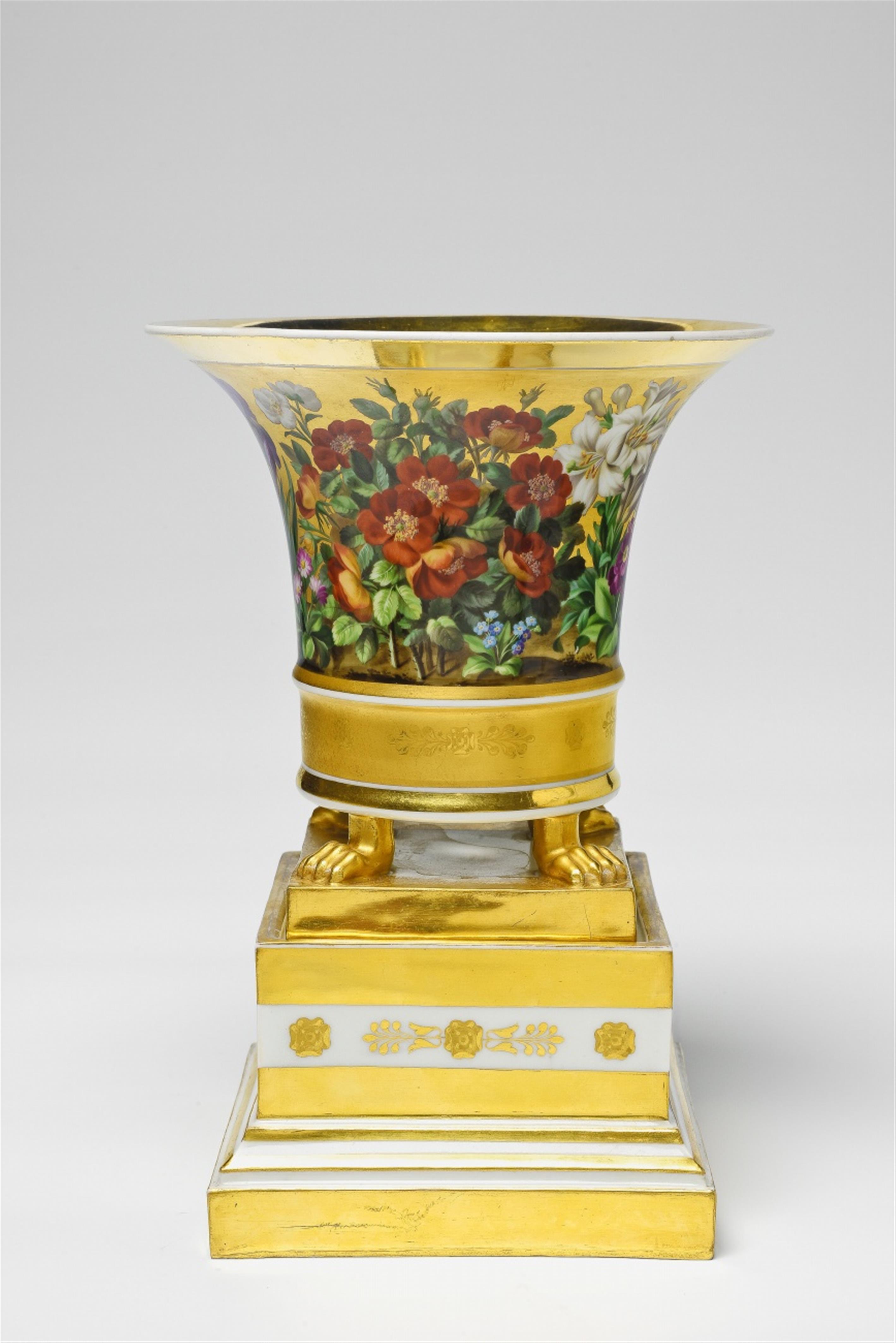 A Niedermayer porcelain urn with "fleurs en terrasse" - image-8