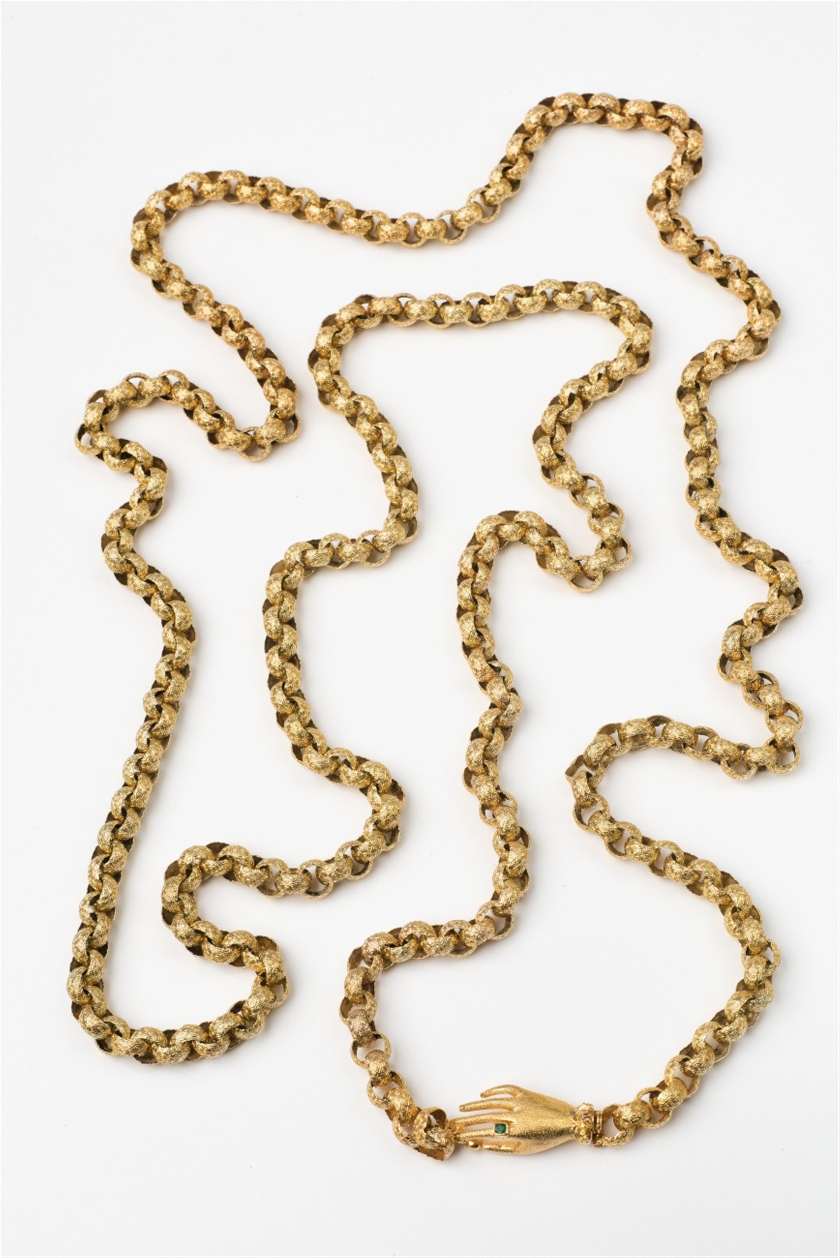 A Victorian 18k gold sautoir - image-1