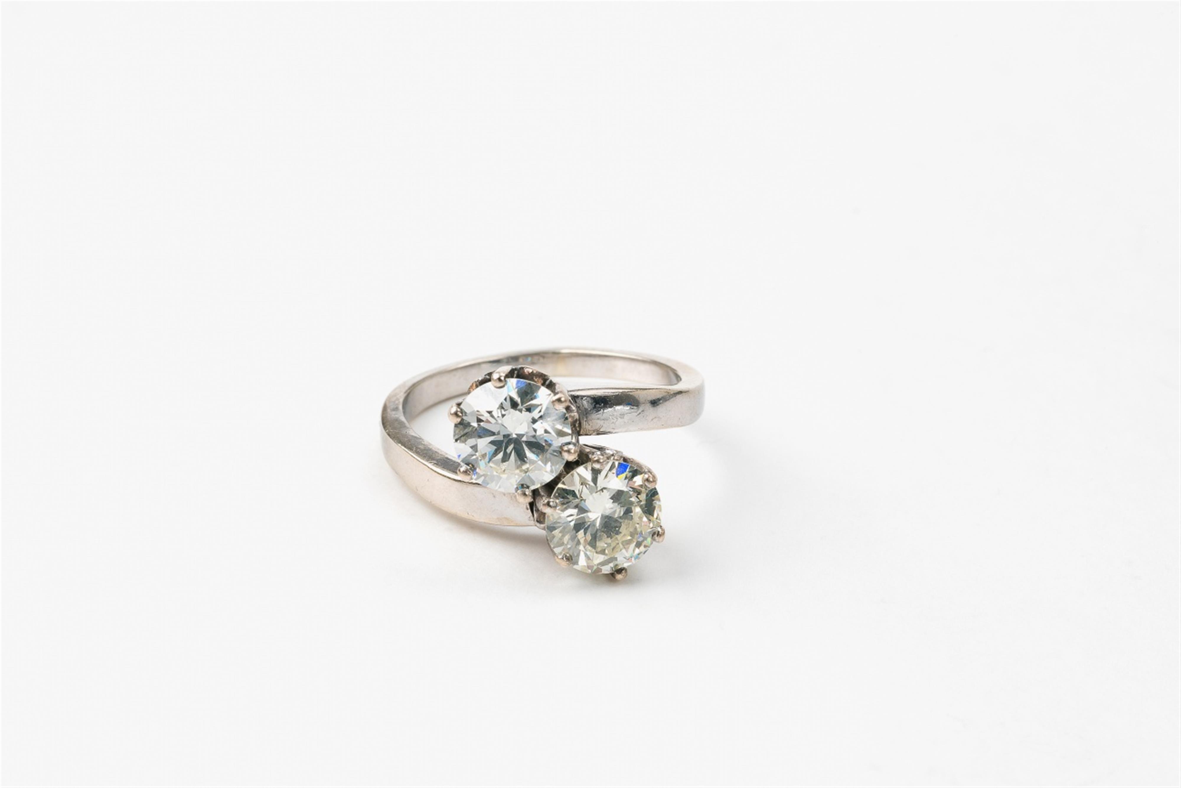 Toi-et-Moi-Ring mit Diamantsolitären - image-1