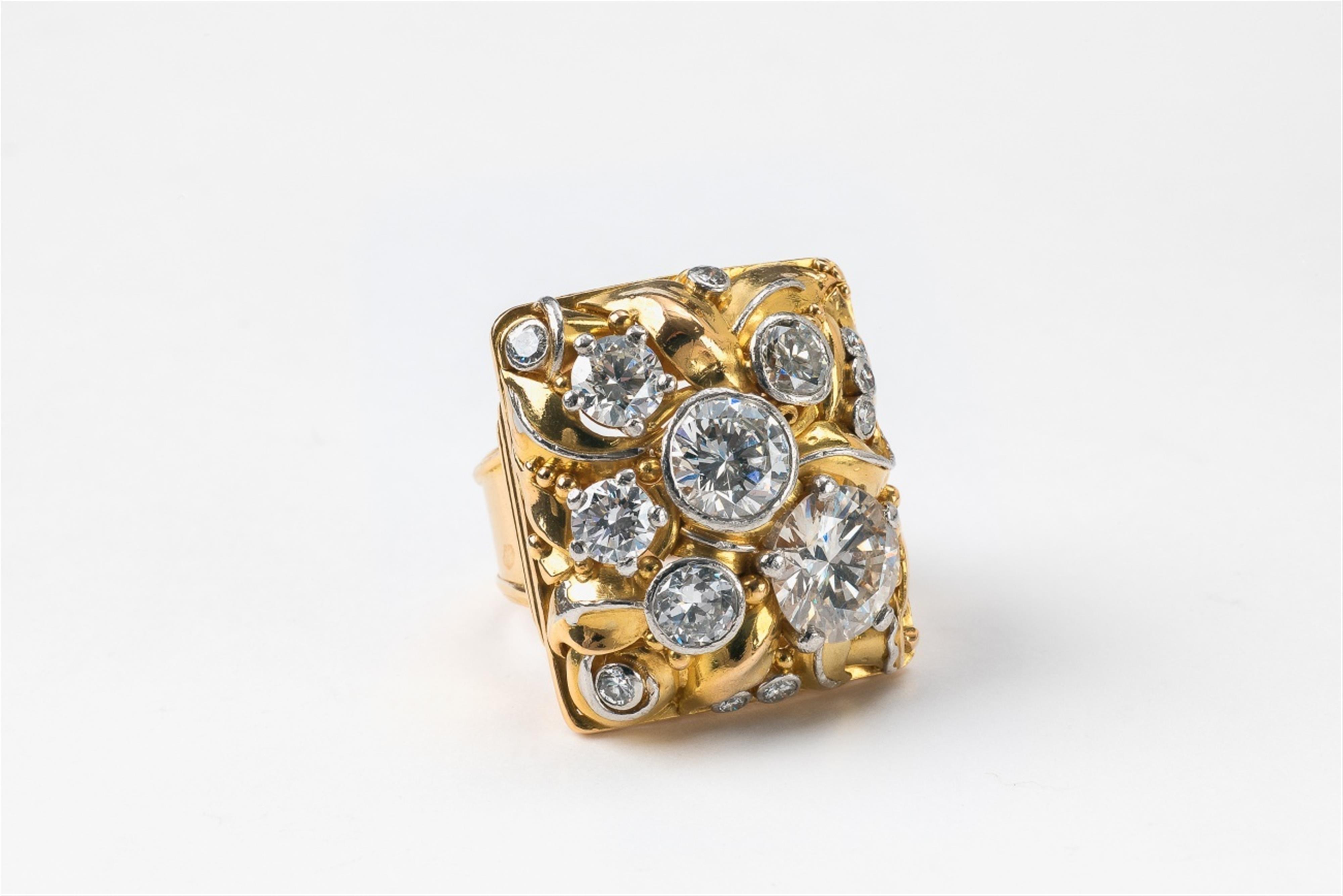 An 18k gold and diamond cocktail ring - image-2