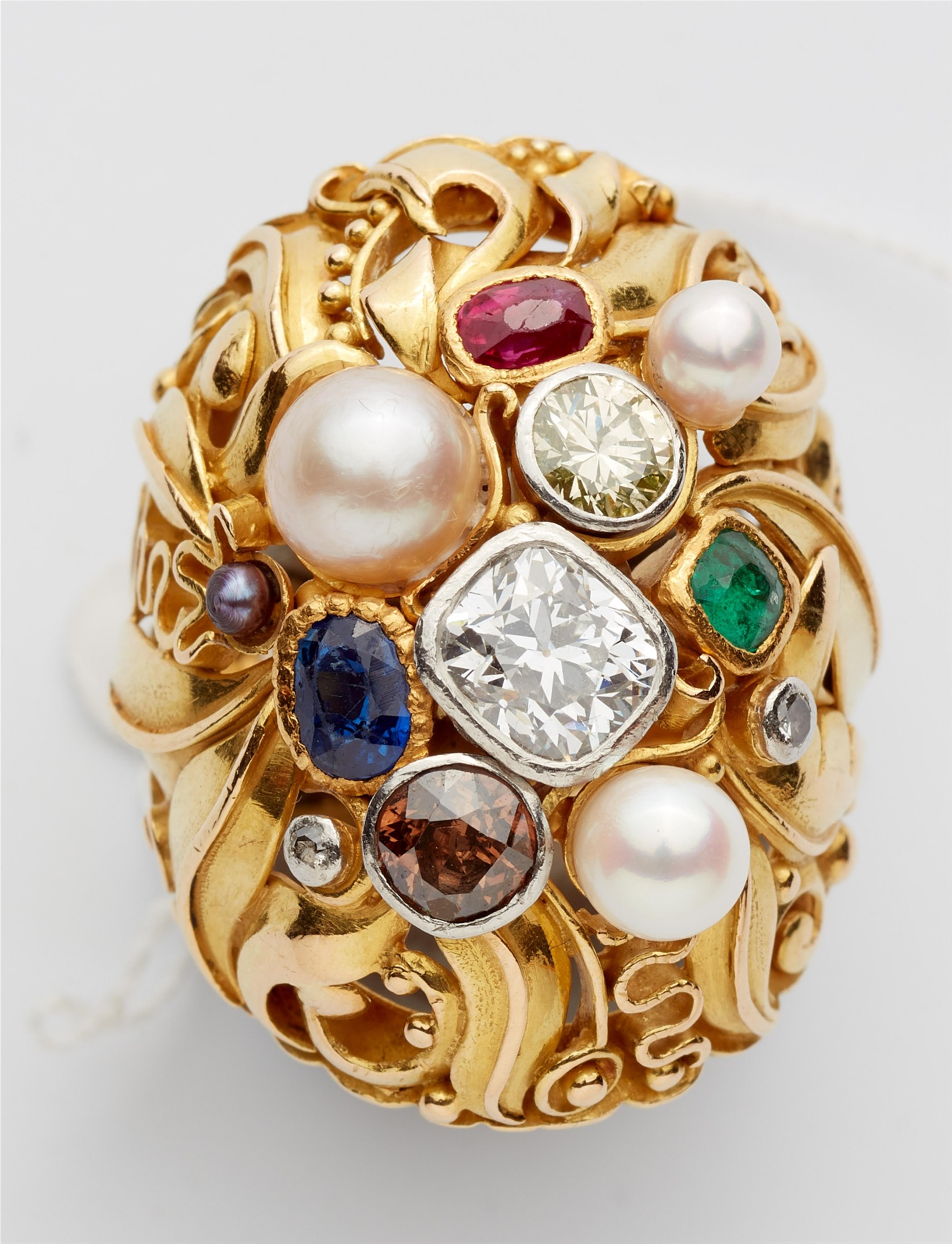 An 18k gold and gemstone ring - image-4