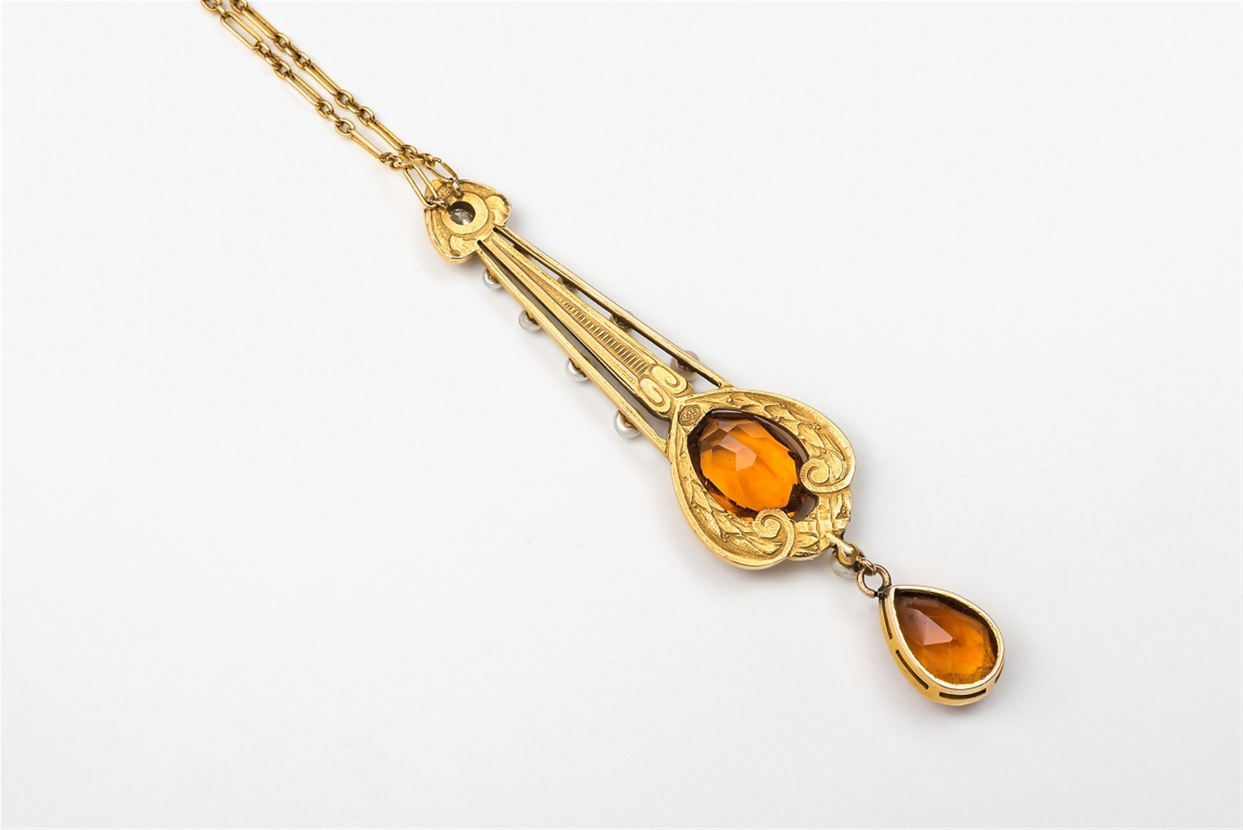 A 14k gold Art Nouveau necklace - image-2