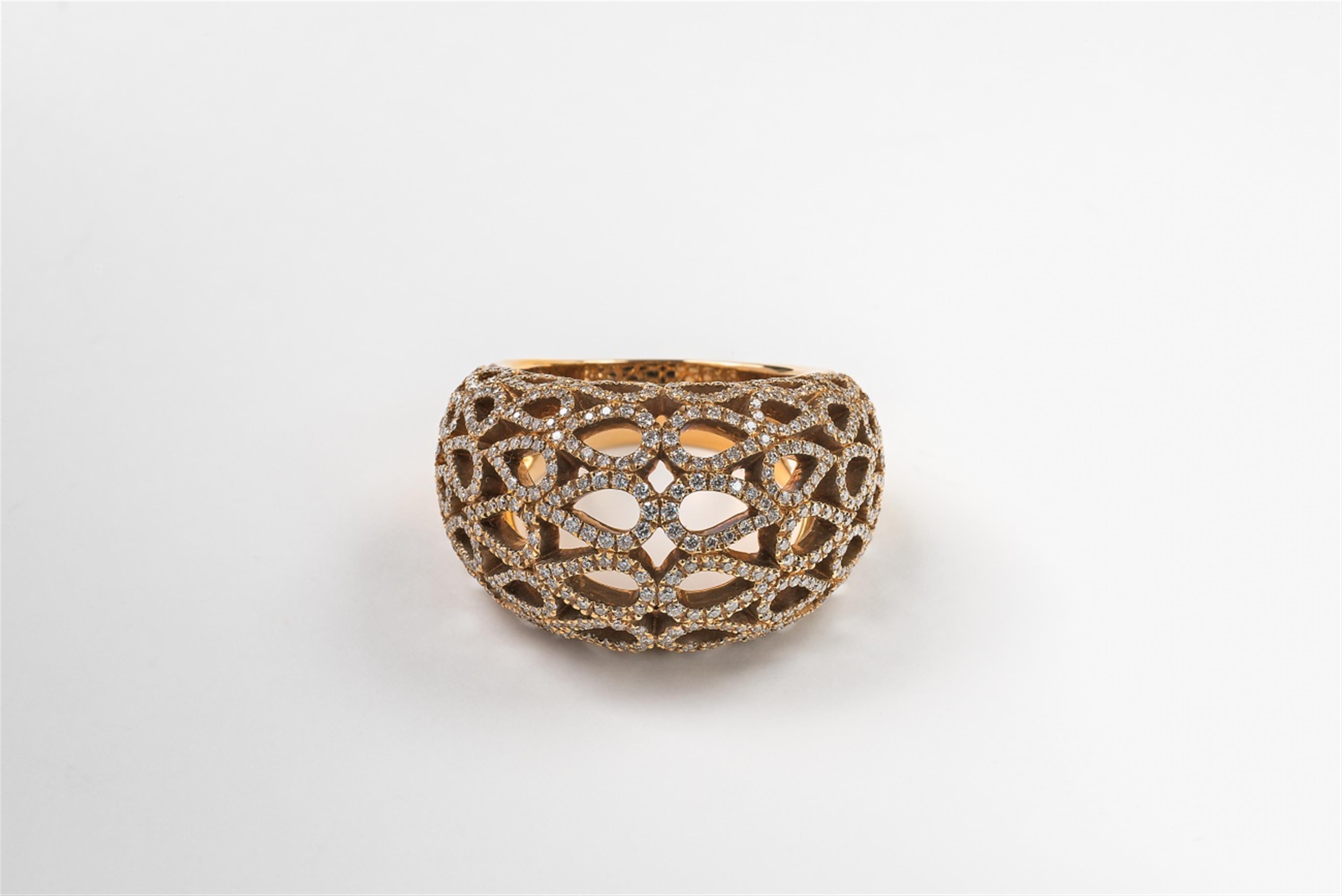 An 18k gold diamond ring "Lacrima" - image-1