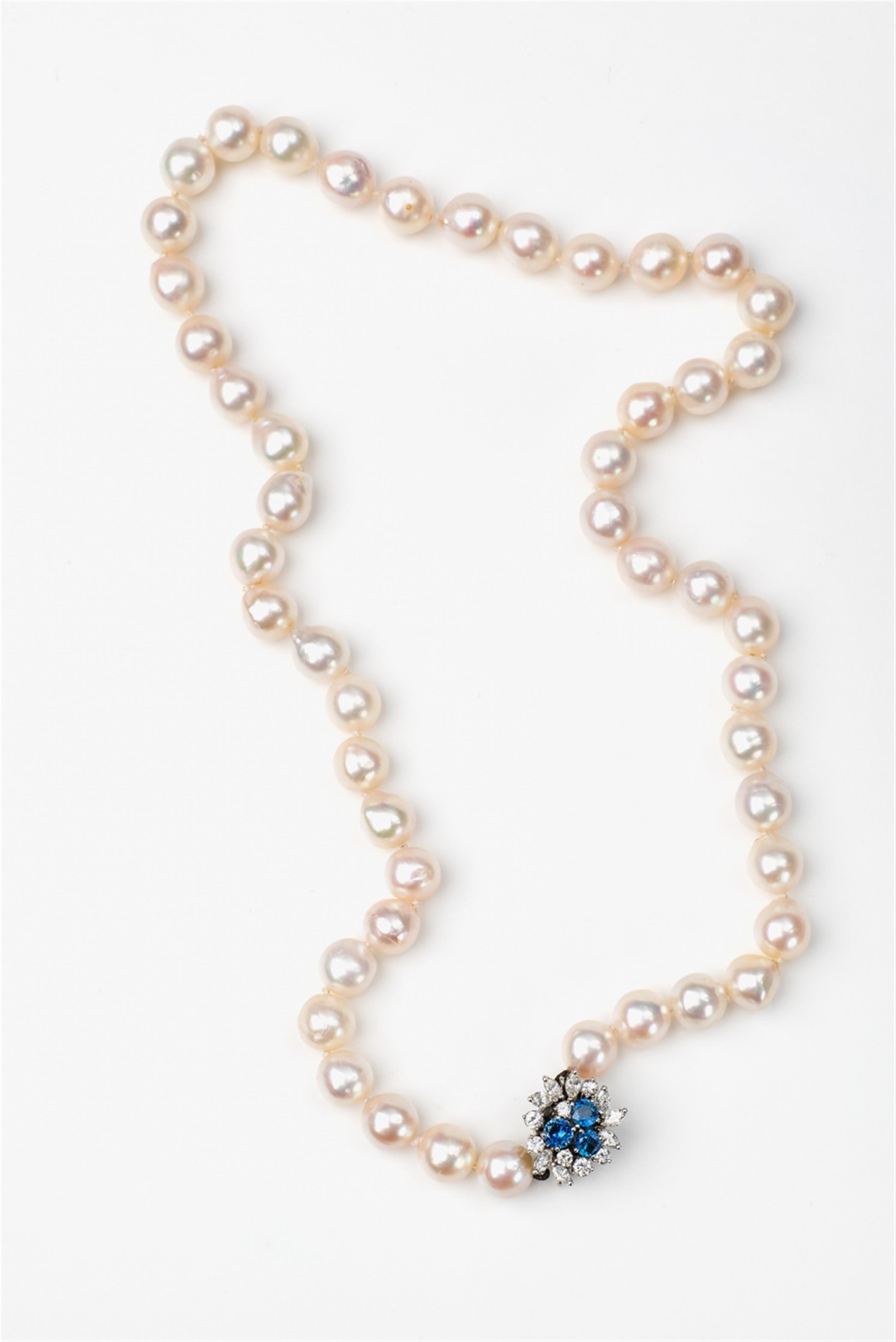 Perlenkette mit Saphirschließe - image-1