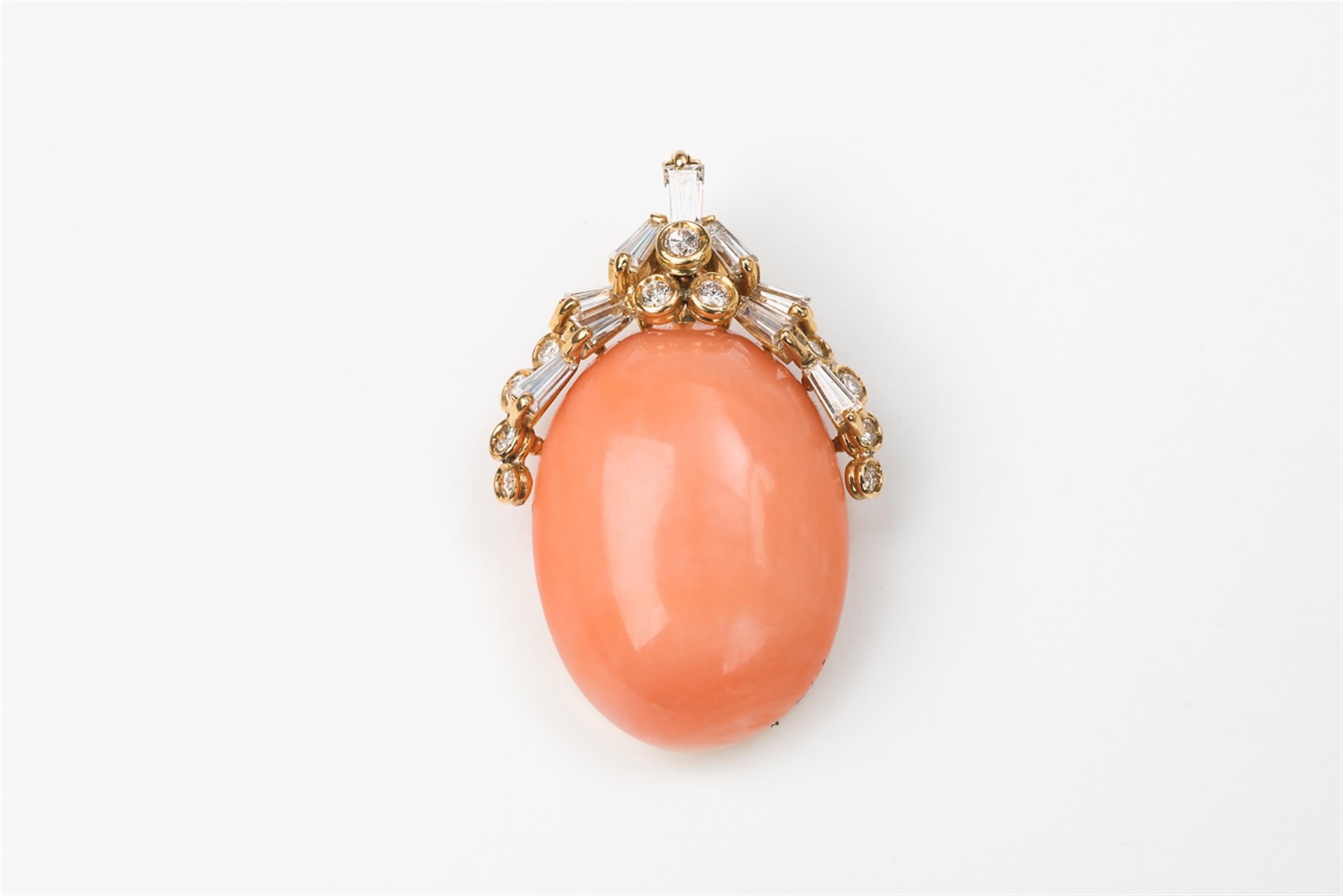 An 18k gold and coral pendant - image-1