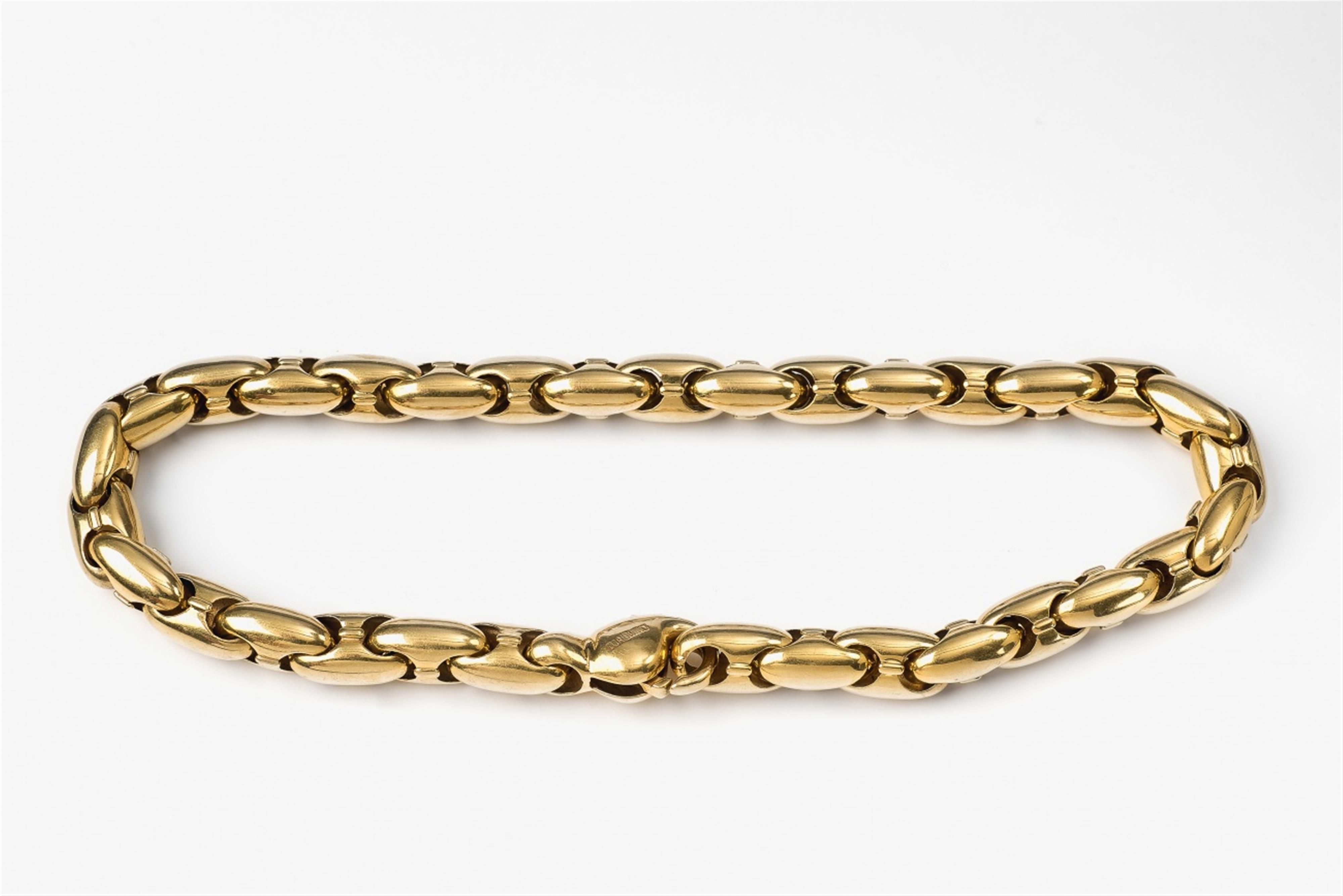 An 18k gold chain necklace - image-1