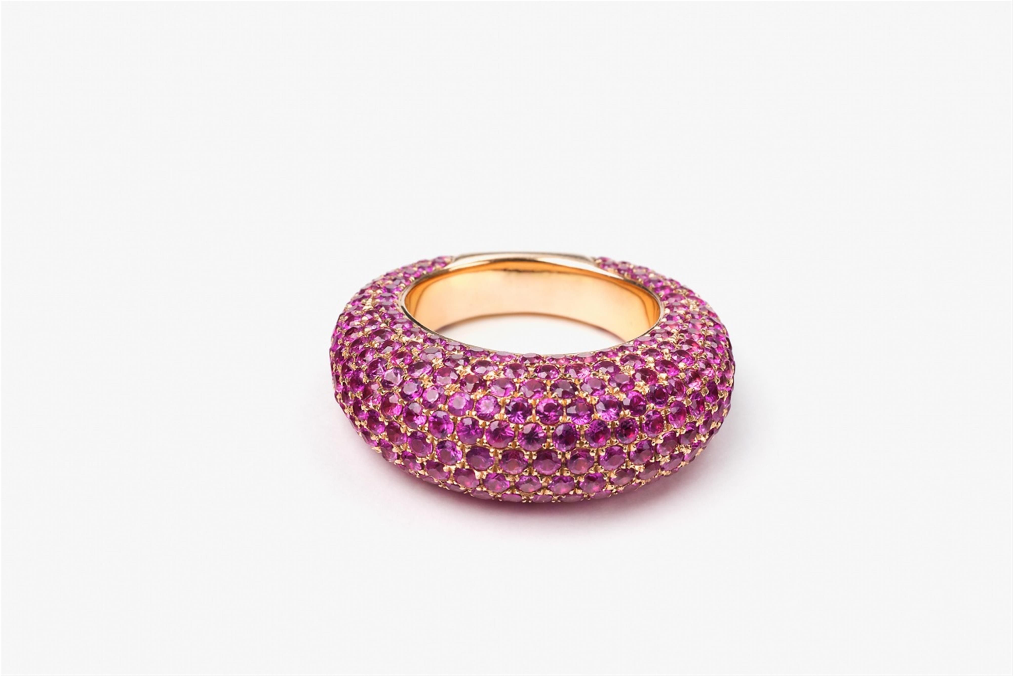An 18k rose gold and pink sapphire ring - image-1