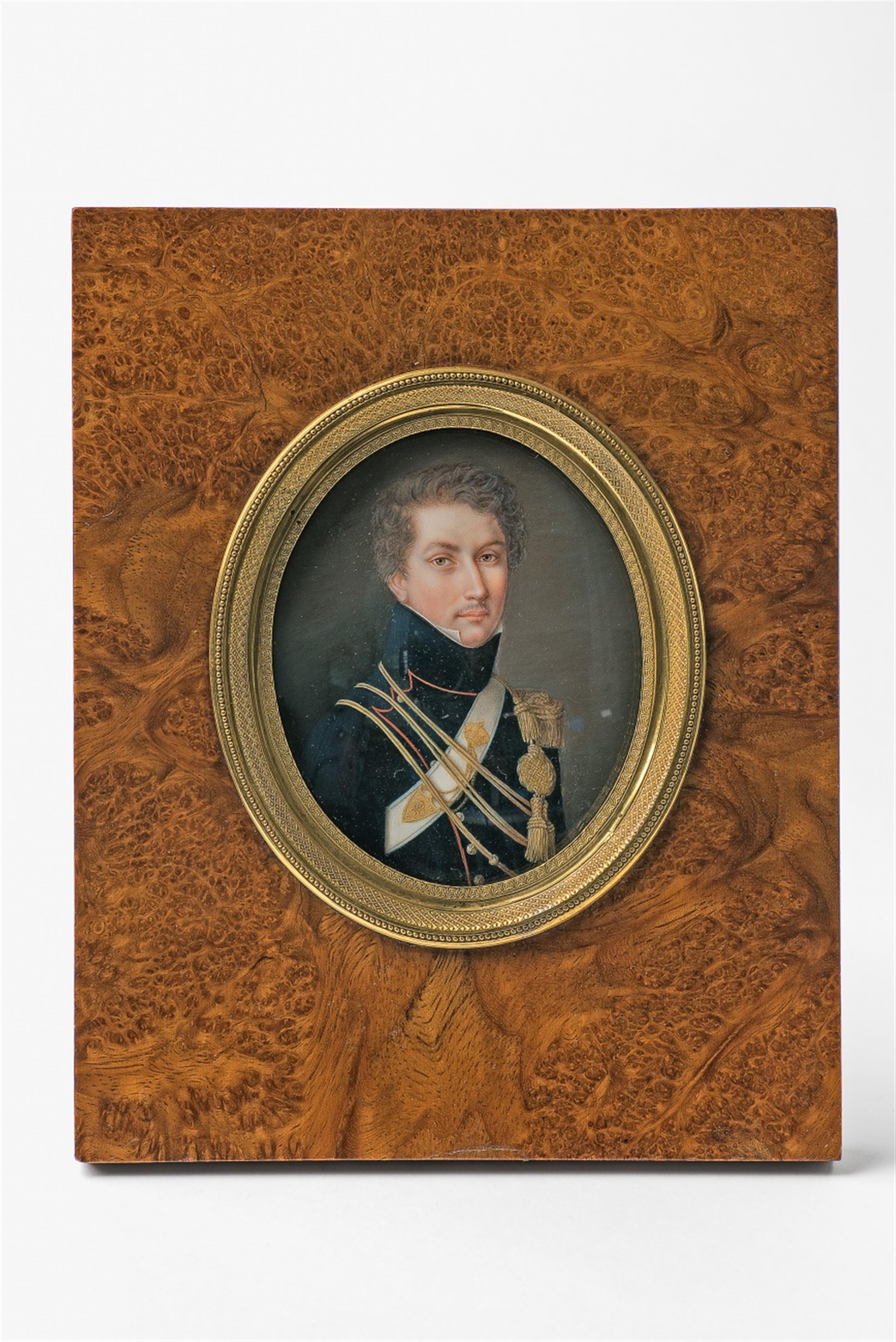 A portrait miniature of a Garde Royale Lieutenant - image-1