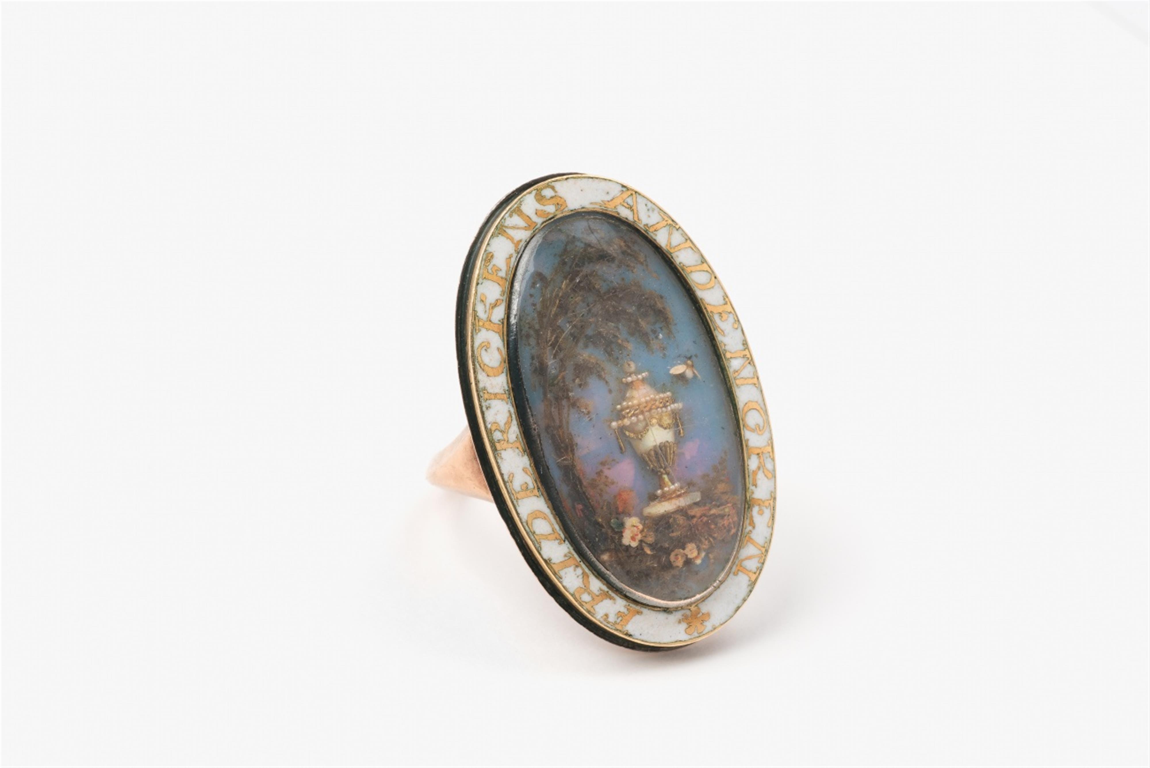 A 14k gold and hairwork memorial ring - image-1
