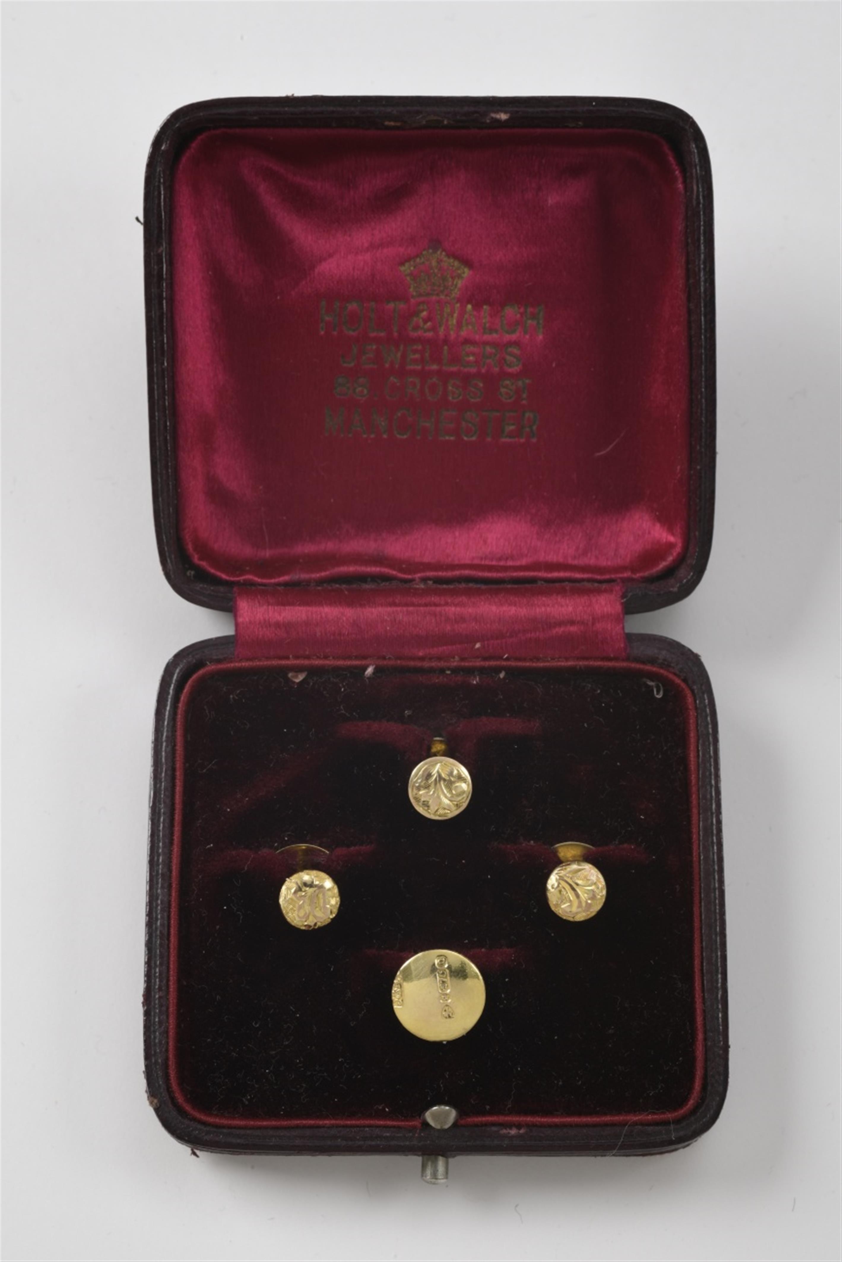 Four 9k gold Victorian shirt buttons - image-1