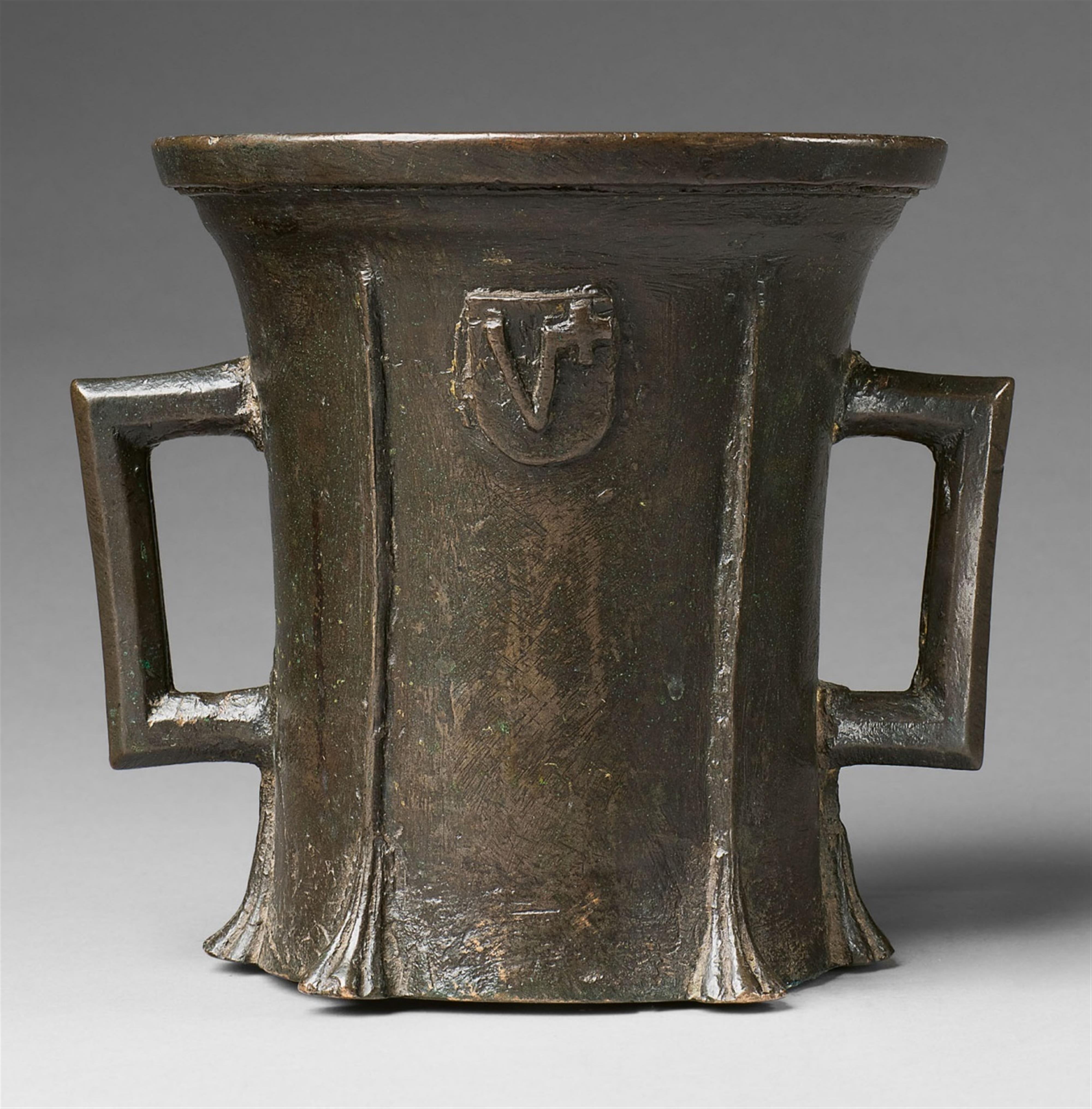 A rare Gothic two-handled mortar with owner's mark - image-1