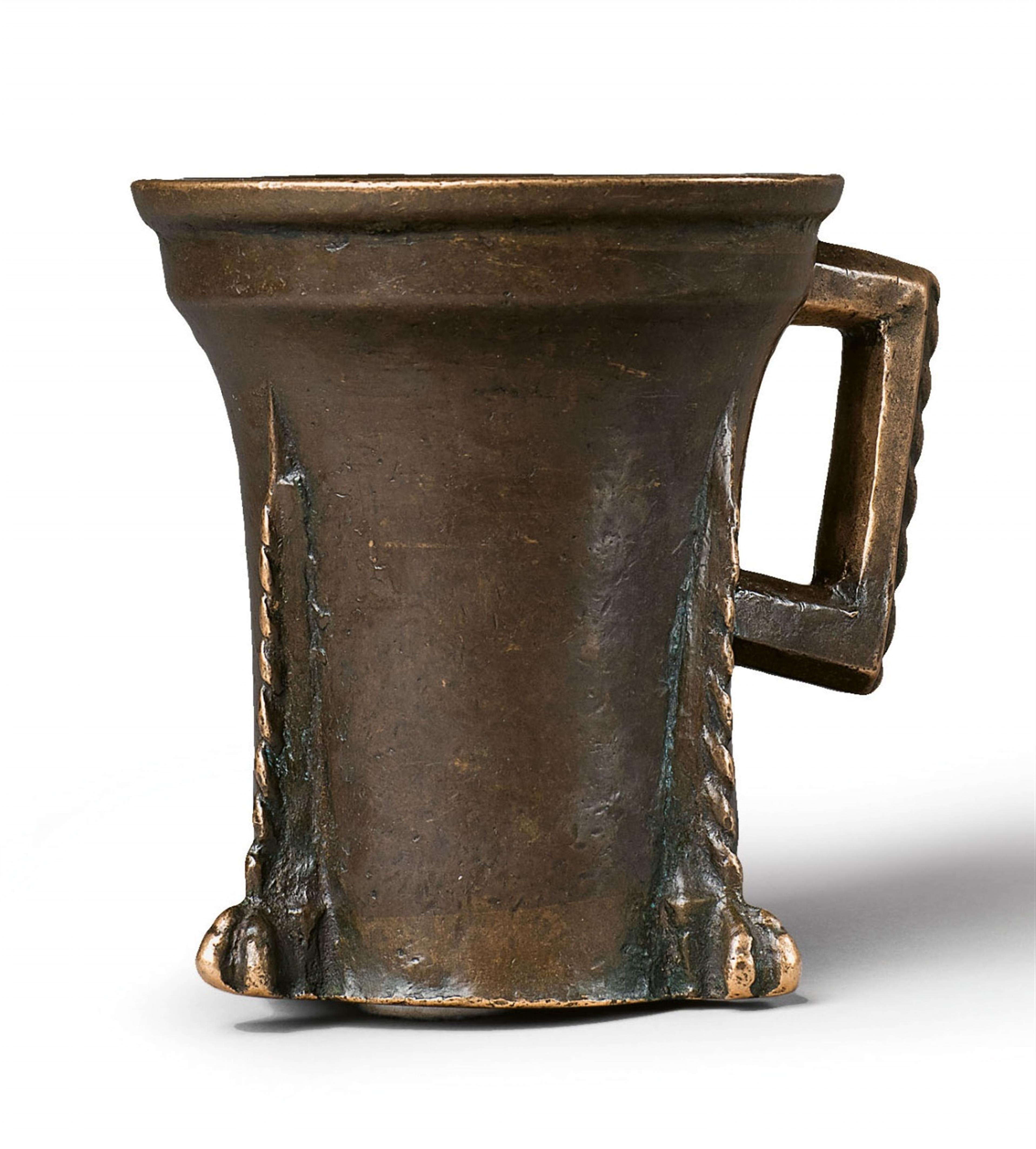 A Gothic ribbed one-handled mortar - image-1