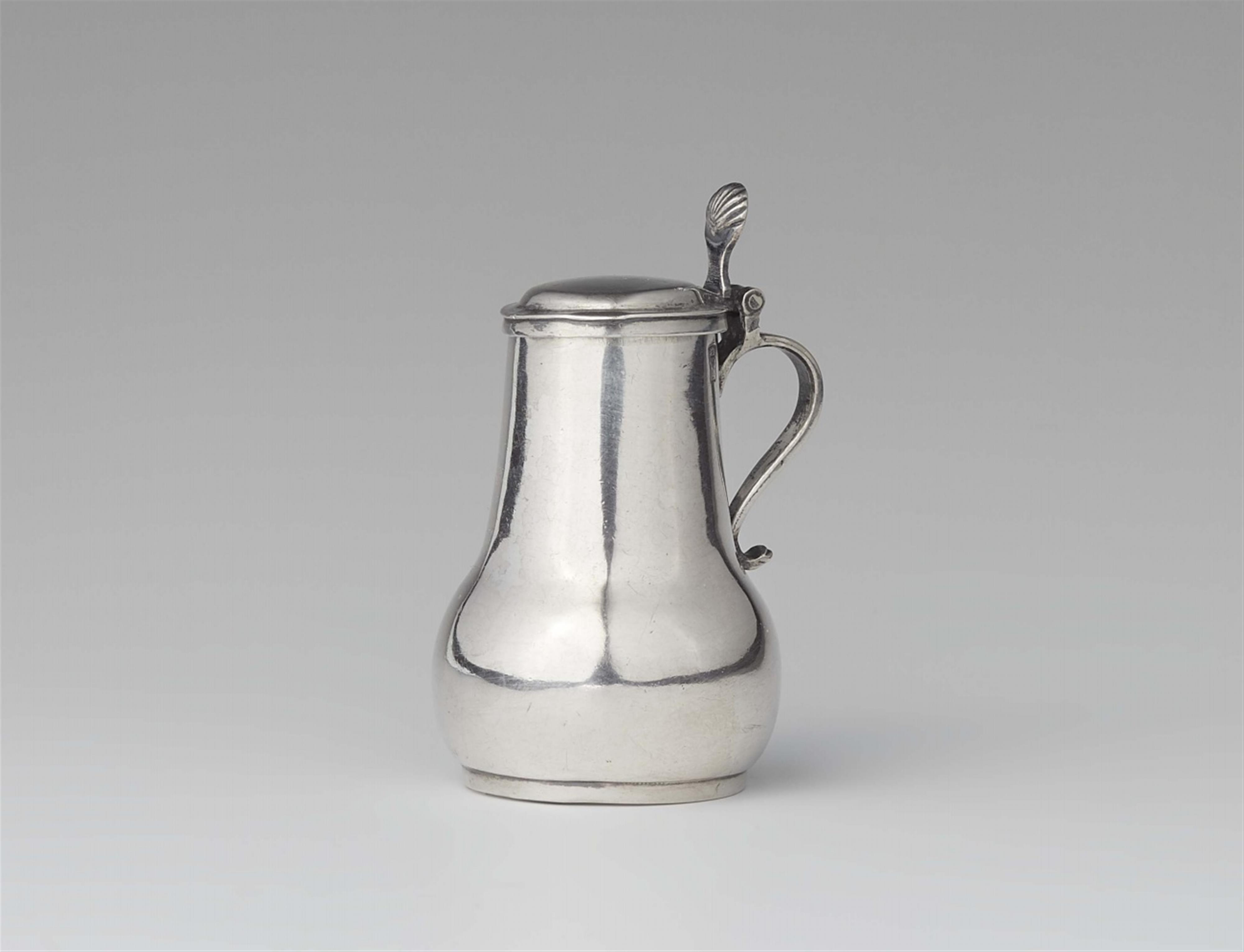 A miniature Amsterdam silver tankard - image-1