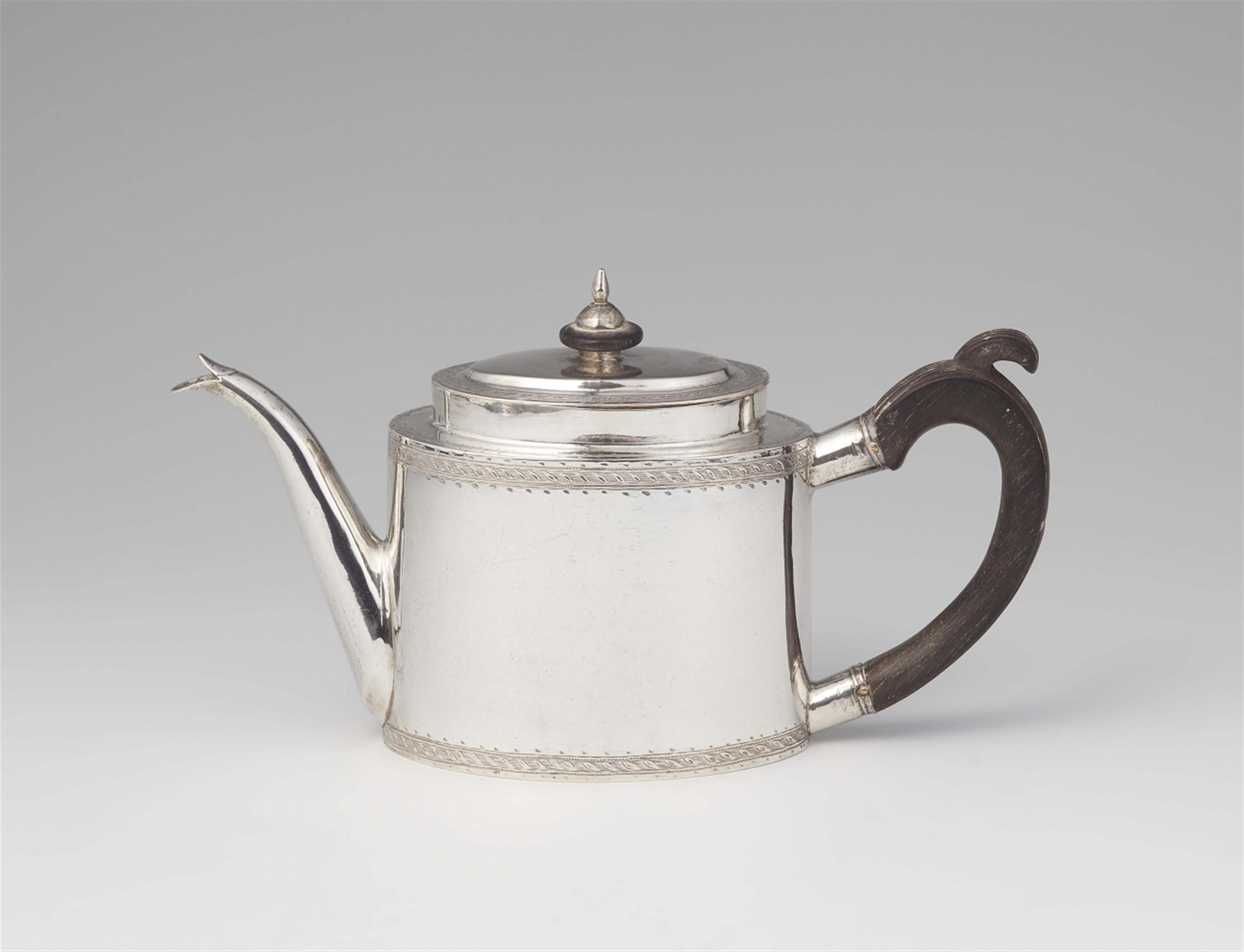 A Moscow silver teapot - image-1