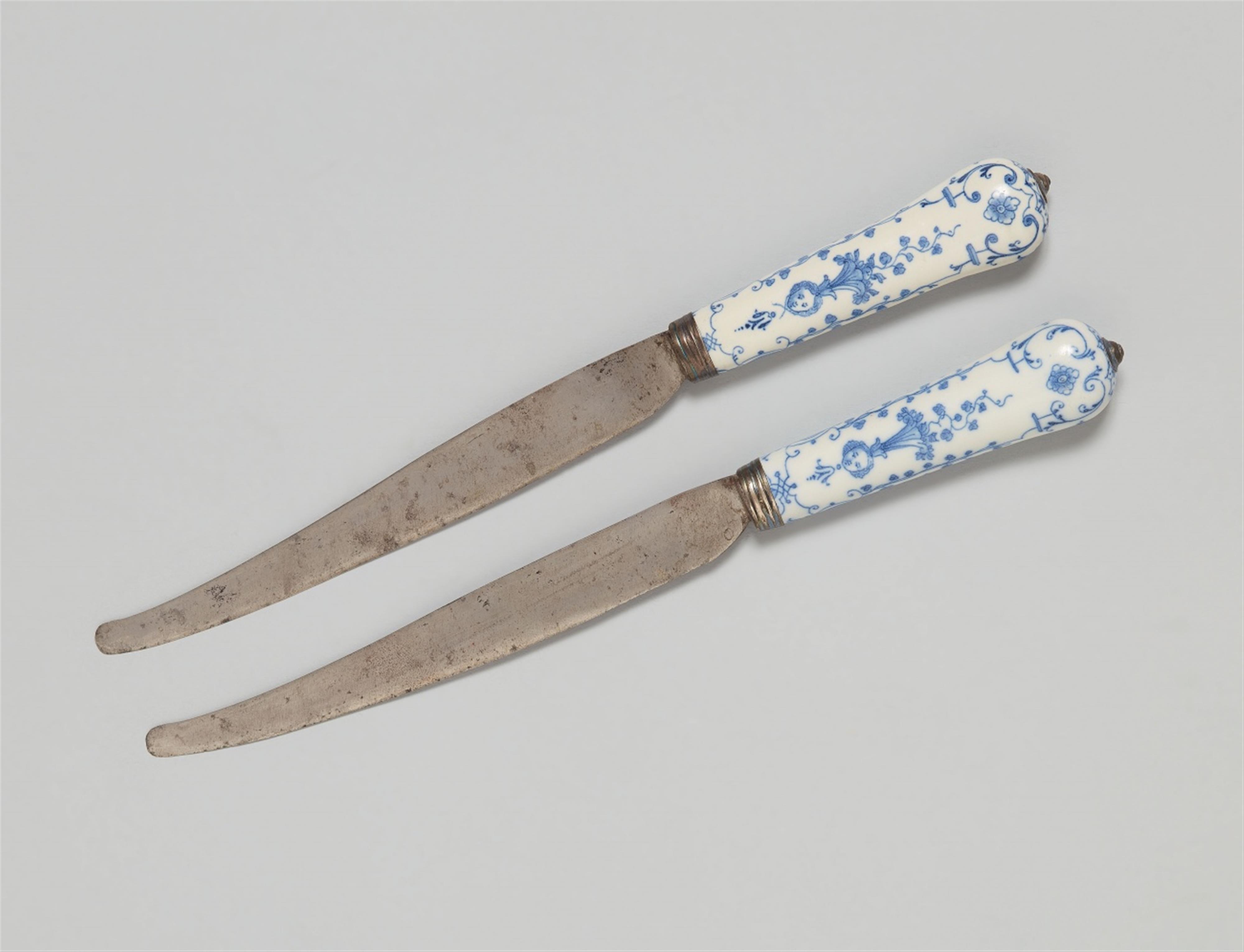 Paar seltene Messer mit Fayencegriffen - image-1