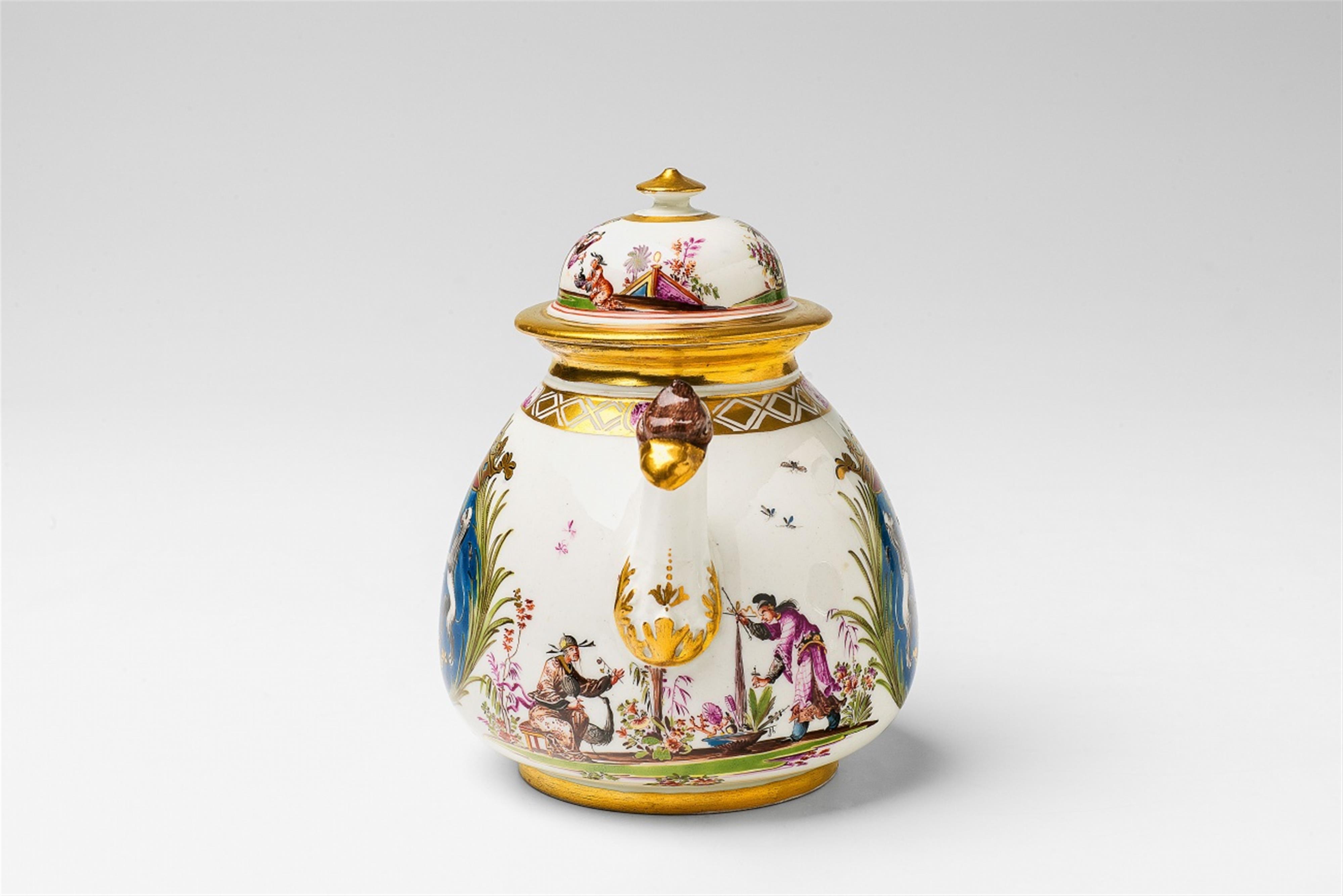 A Meissen porcelain teapot with rare heraldic decor - image-3