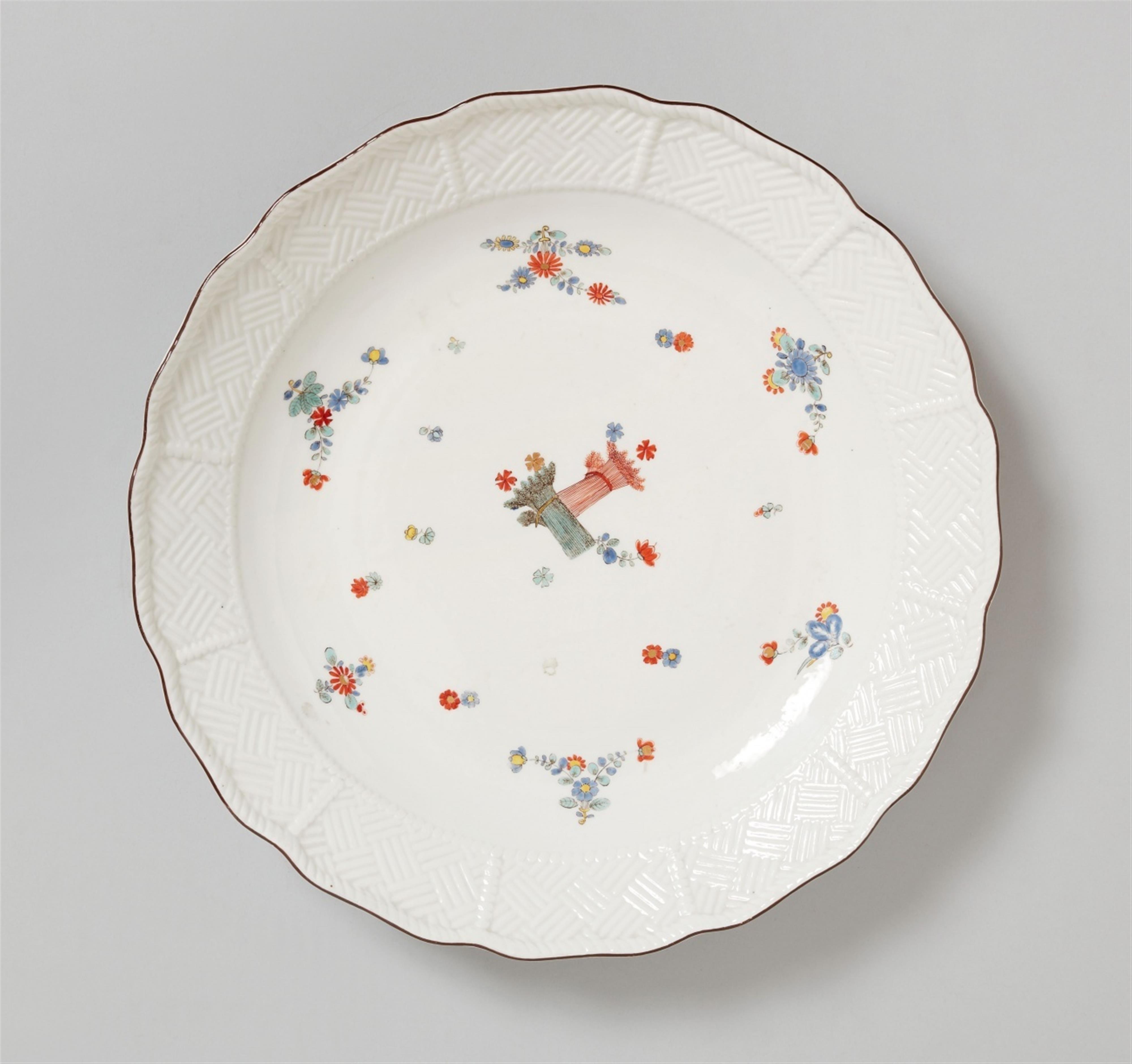 A rare Meissen dish painted in the Kakiemon style - image-1