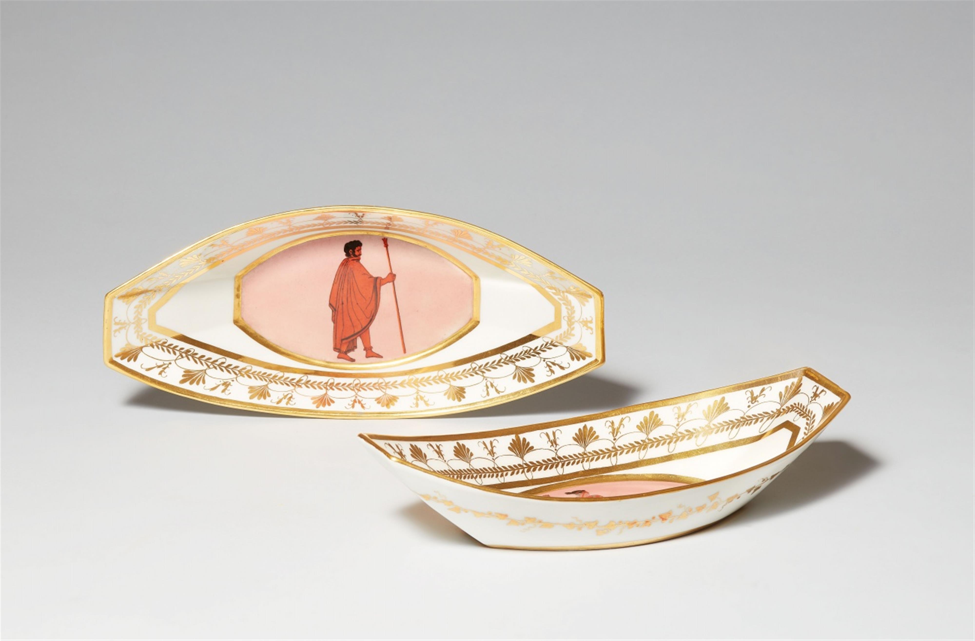 Two porcelain dishes with figures in the manner of Pompeii - image-1