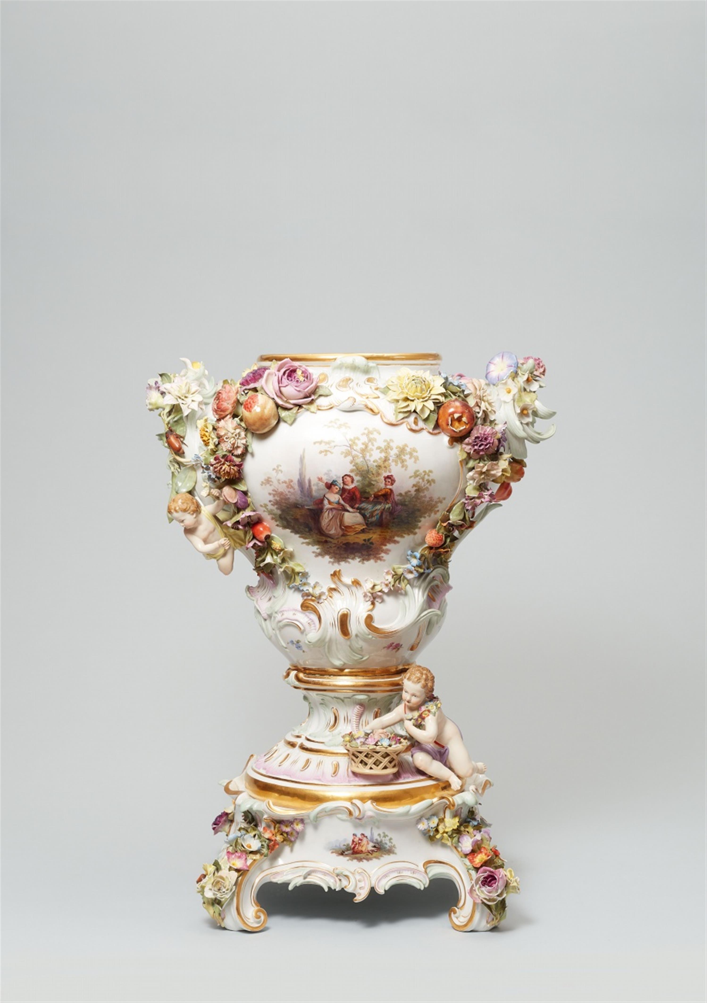 A large Meissen porcelain vase with amoretti - image-1