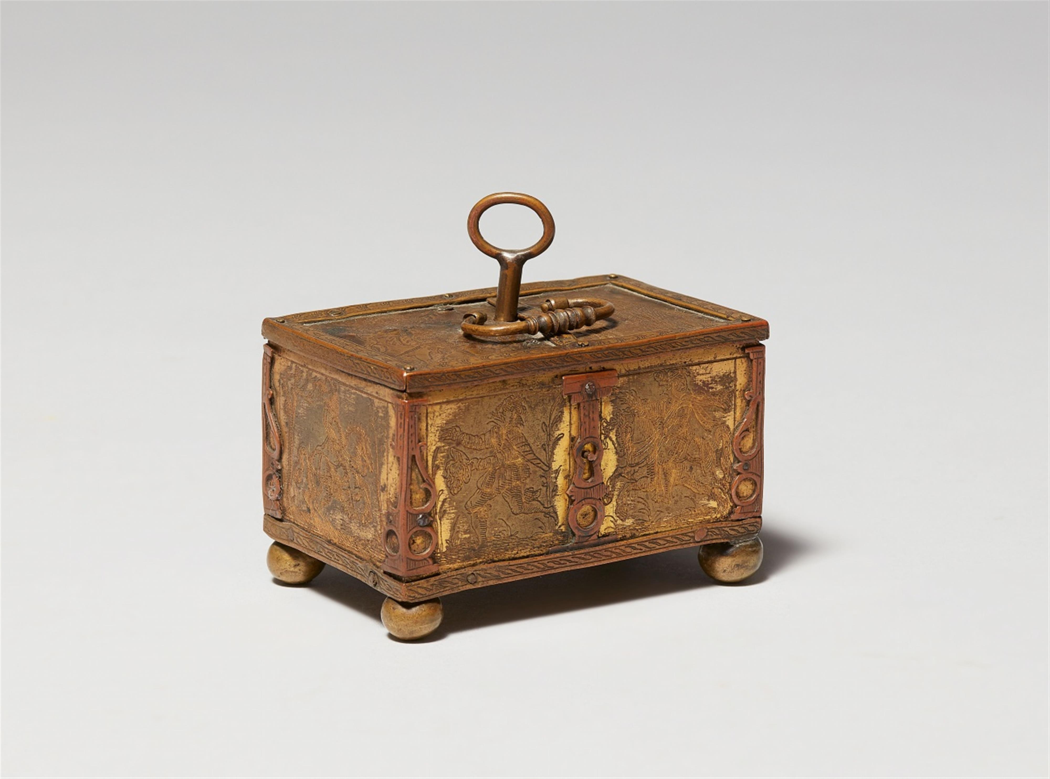 A small gilt copper box signed by Michel Mann - image-1