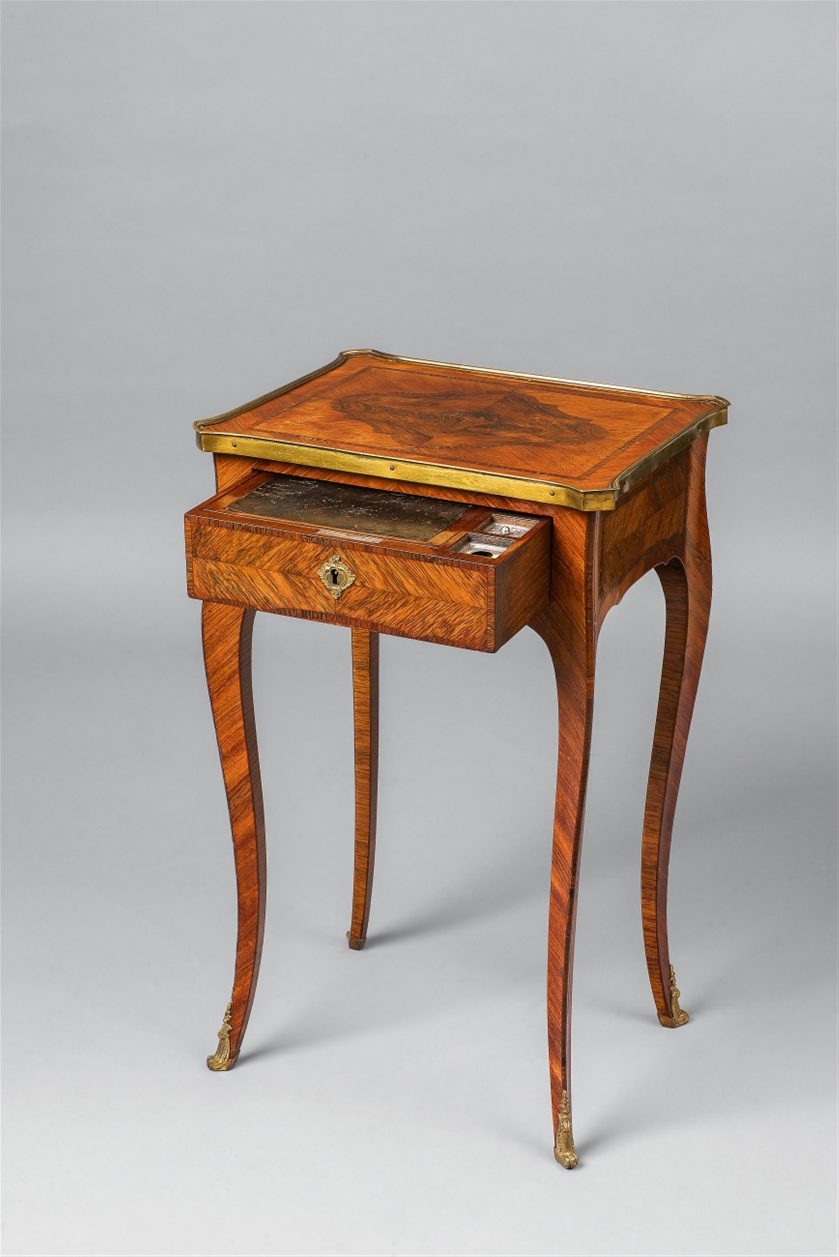 A French writing desk - image-1
