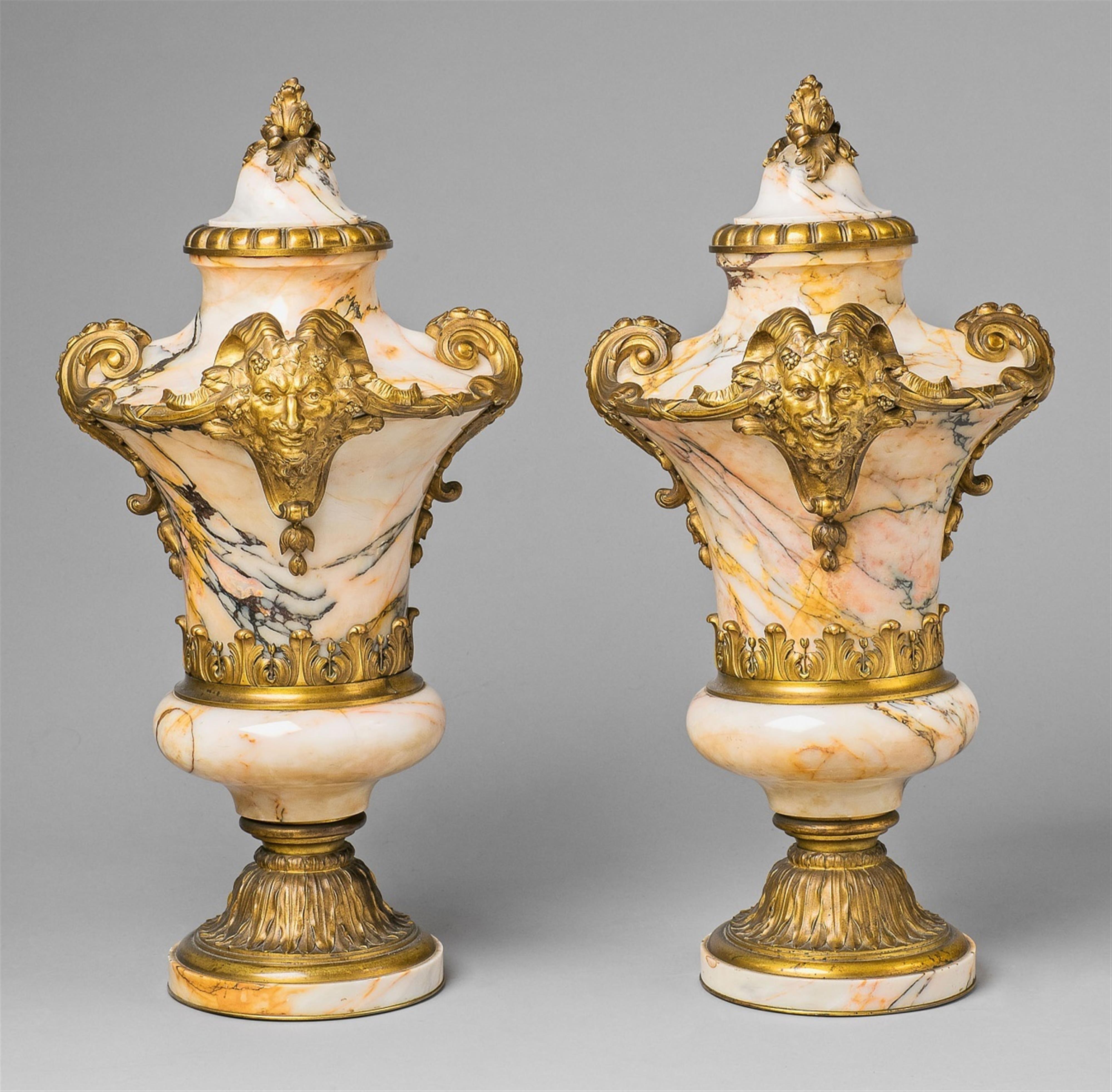 A pair of magnificent marble vases in the Louis XIV style - image-1