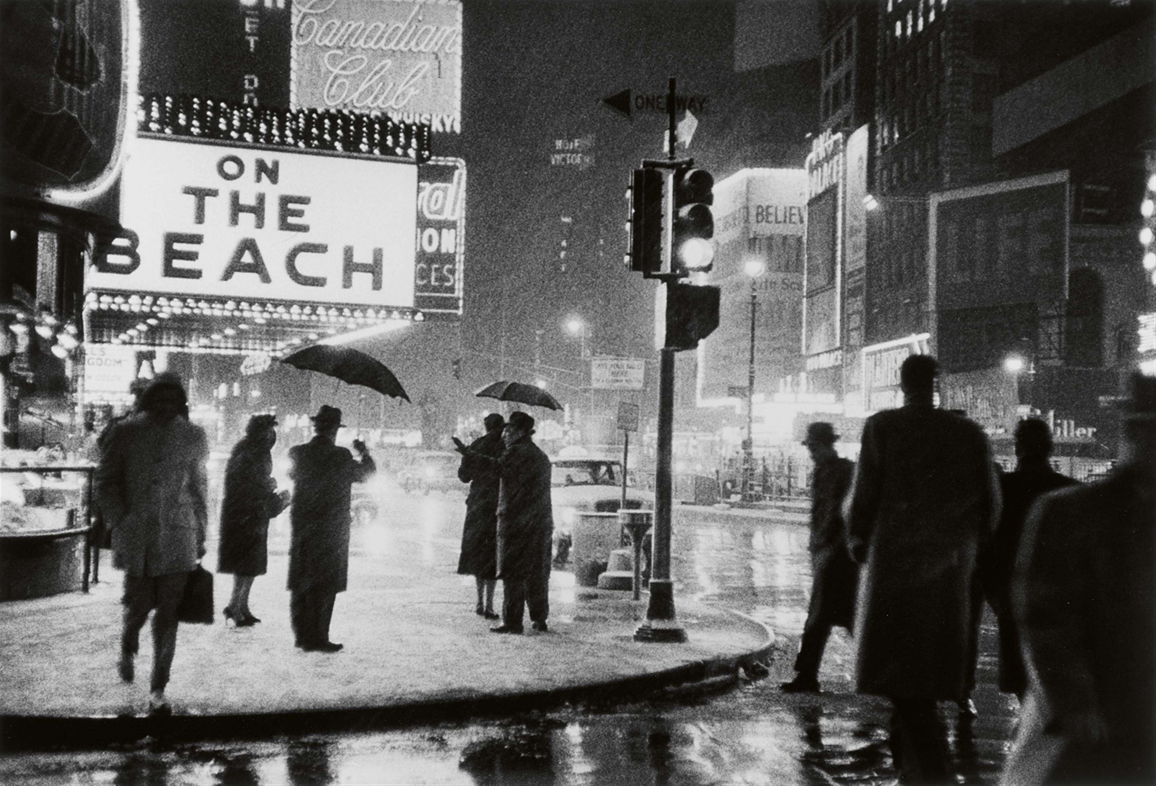 Bedrich Grunzweig - 'On the beach', Times Square, New York City - image-1