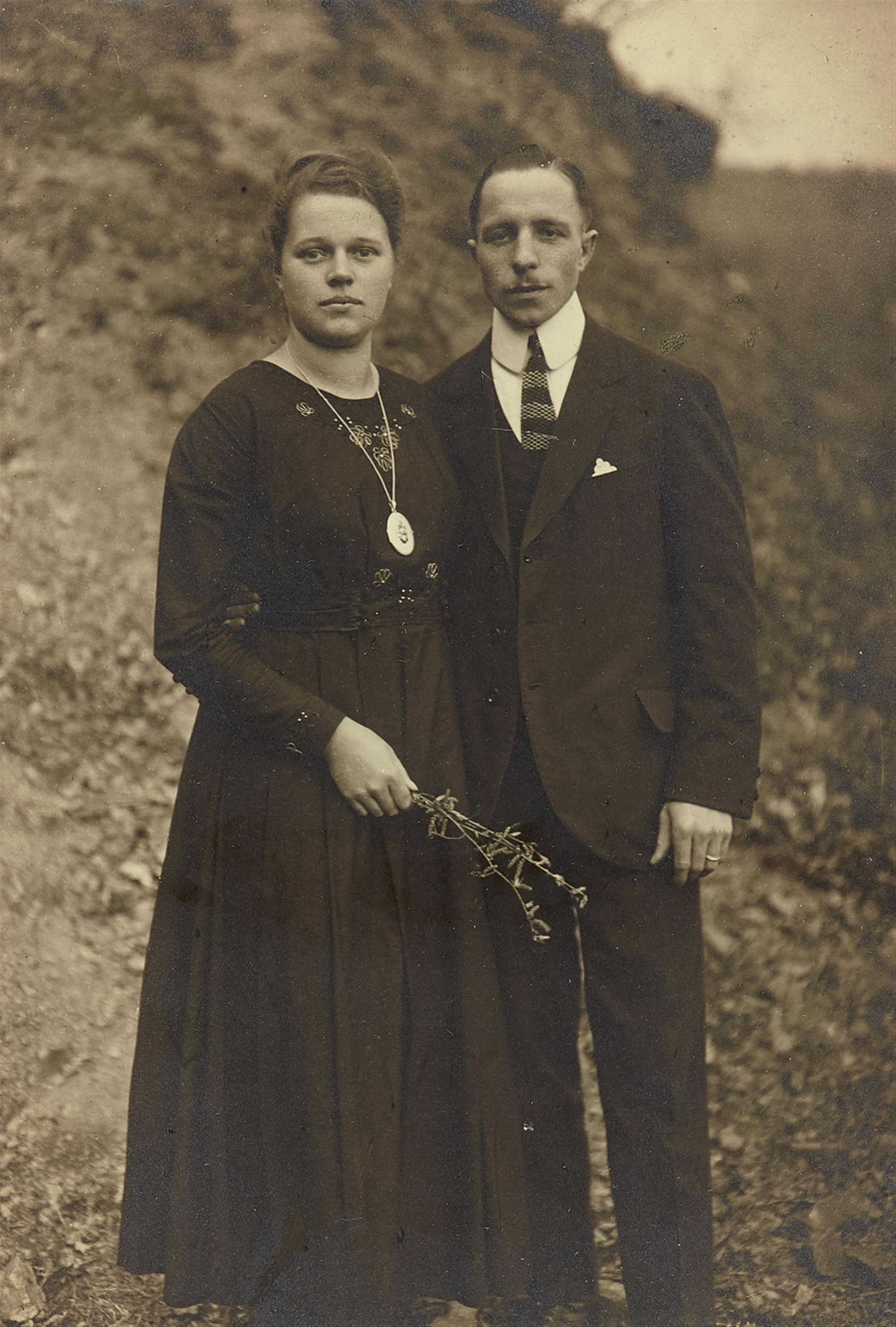 August Sander - Young couple - image-1