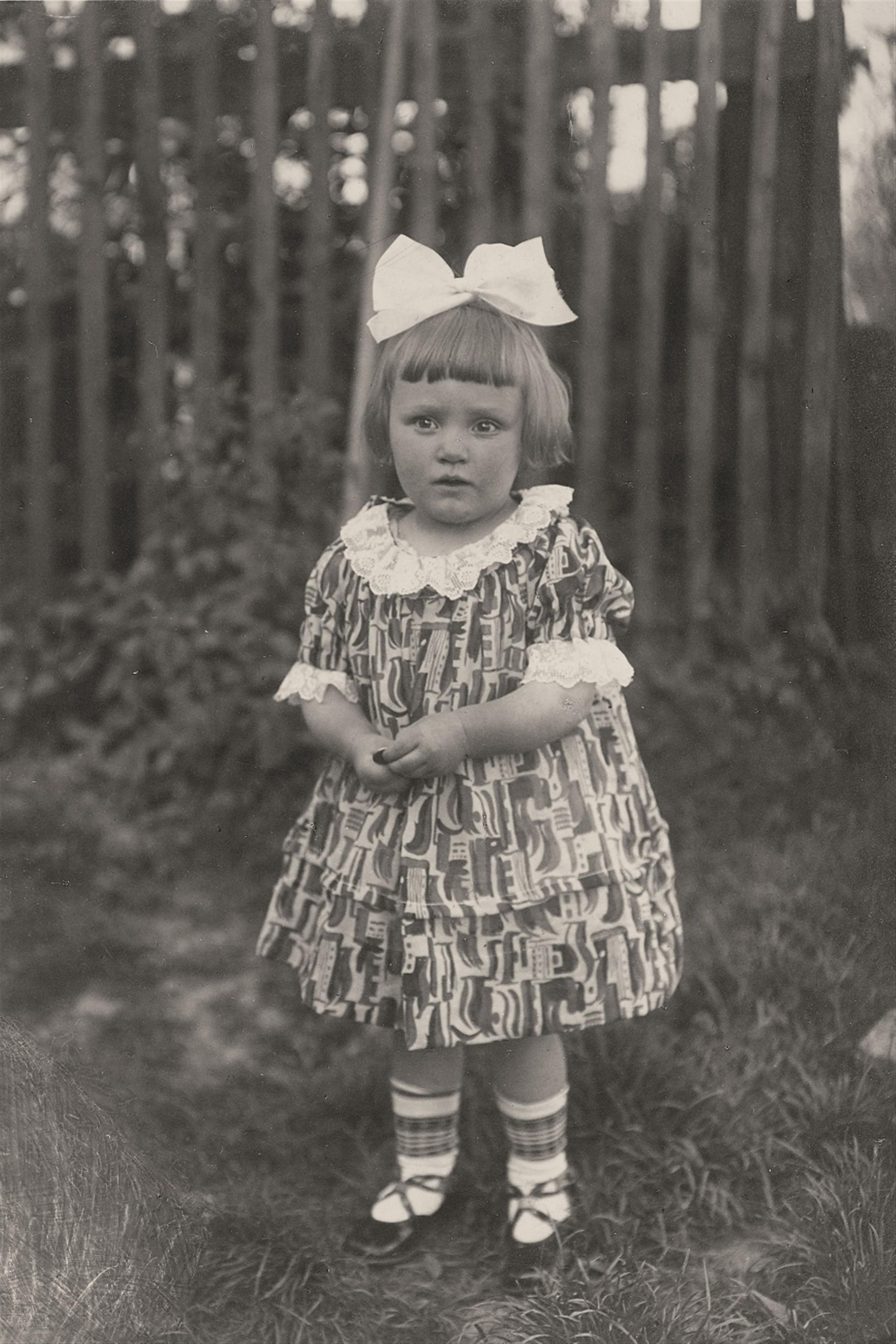 August Sander - Little girl, Oberölfen, Westerwald - image-1