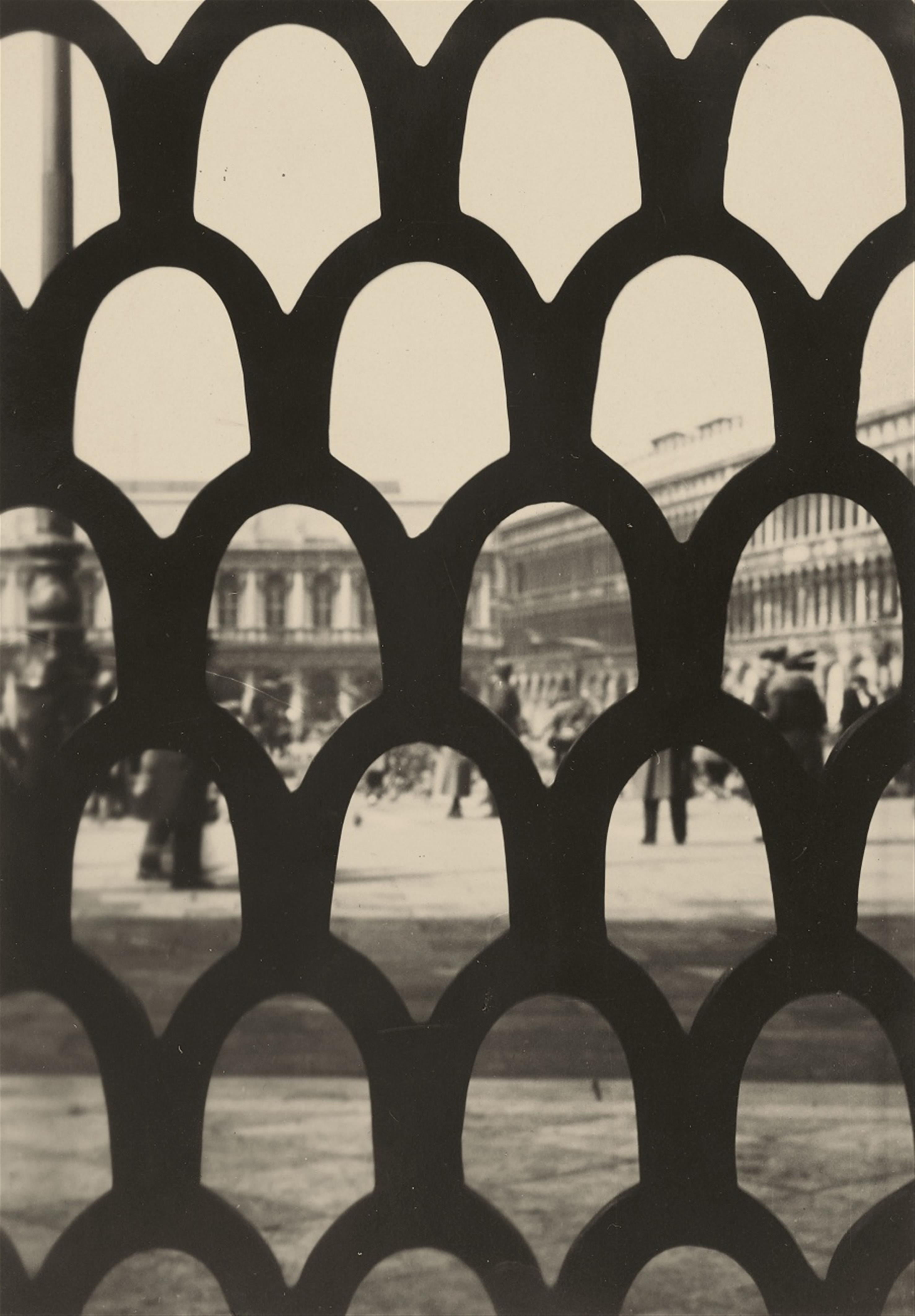 Iwao Yamawaki - Ohne Titel (Piazza San Marco, Venedig) - image-1